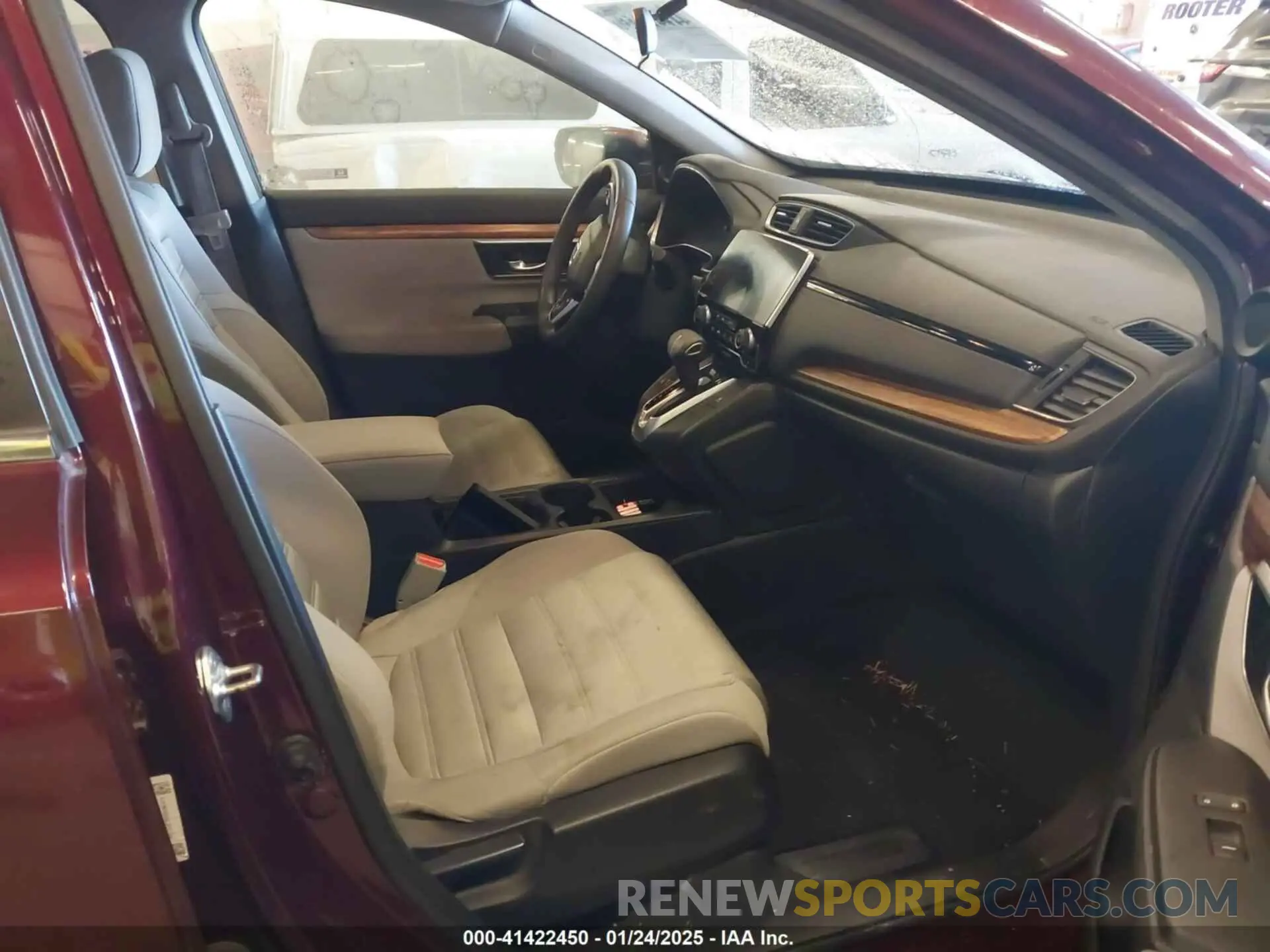 5 Photograph of a damaged car 5J6RW2H53KL007733 HONDA CR-V 2019