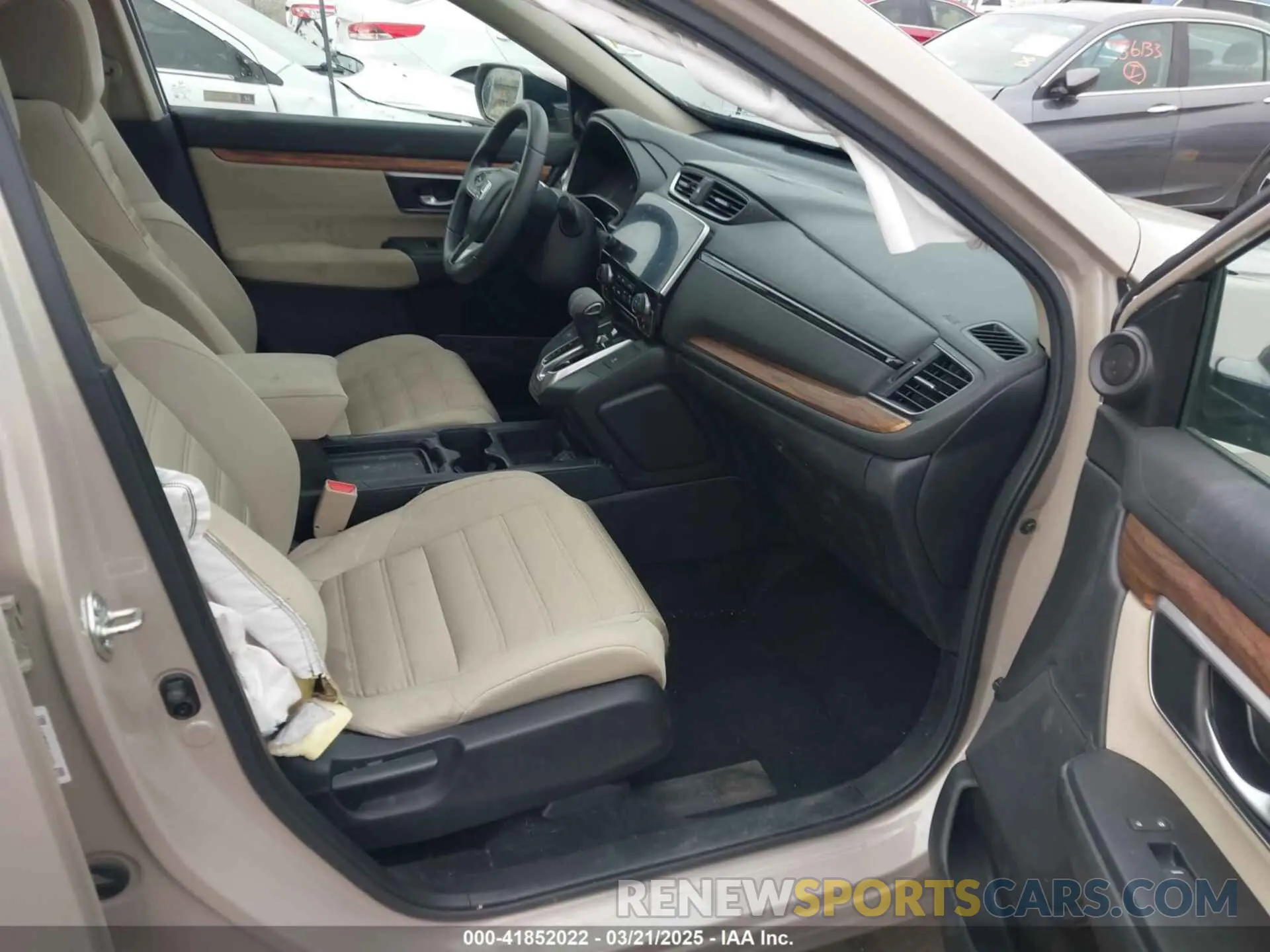 5 Photograph of a damaged car 5J6RW2H53KL019509 HONDA CR-V 2019