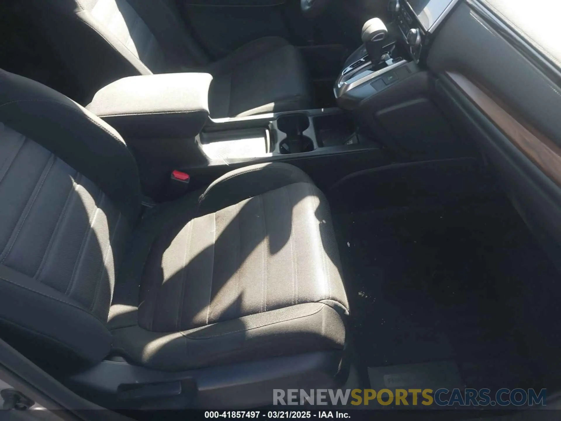 5 Photograph of a damaged car 5J6RW2H56KA020441 HONDA CR-V 2019