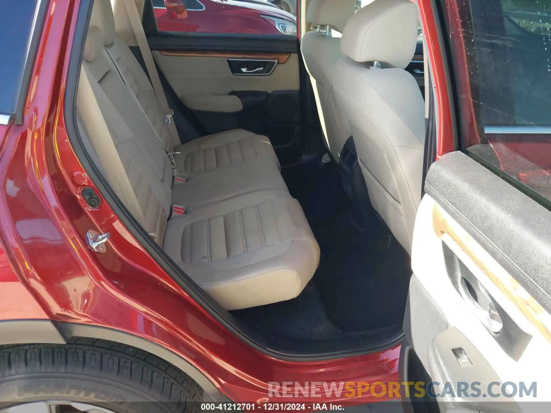 8 Photograph of a damaged car 5J6RW2H57KL008089 HONDA CR-V 2019
