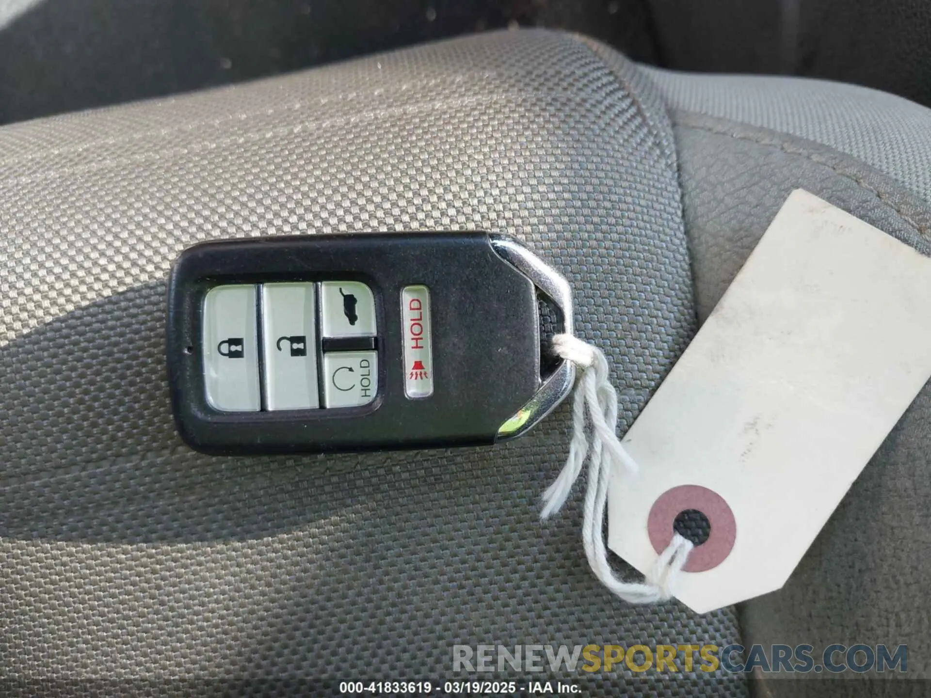 11 Photograph of a damaged car 5J6RW2H57KL030092 HONDA CR-V 2019