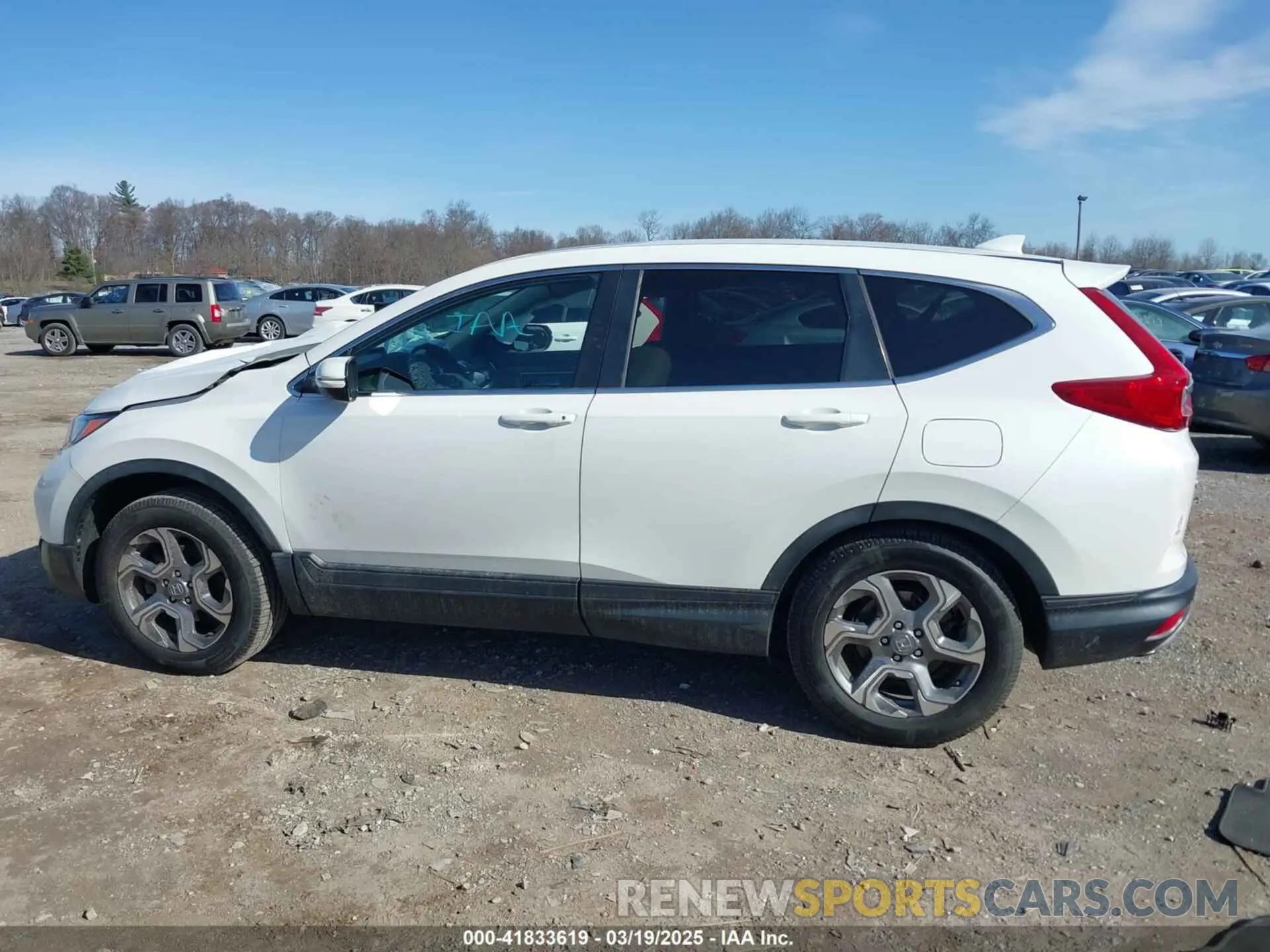 14 Photograph of a damaged car 5J6RW2H57KL030092 HONDA CR-V 2019