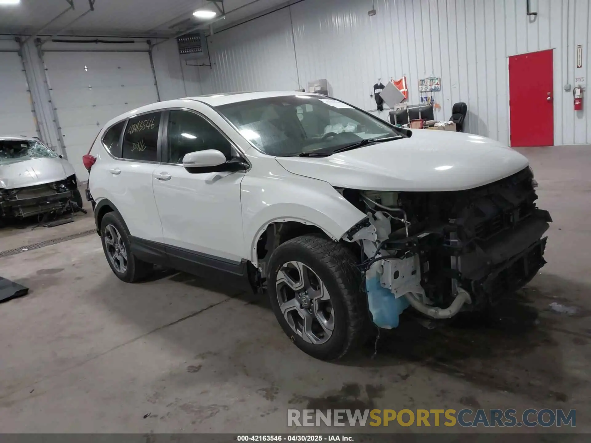 1 Photograph of a damaged car 5J6RW2H59KL012015 HONDA CR-V 2019