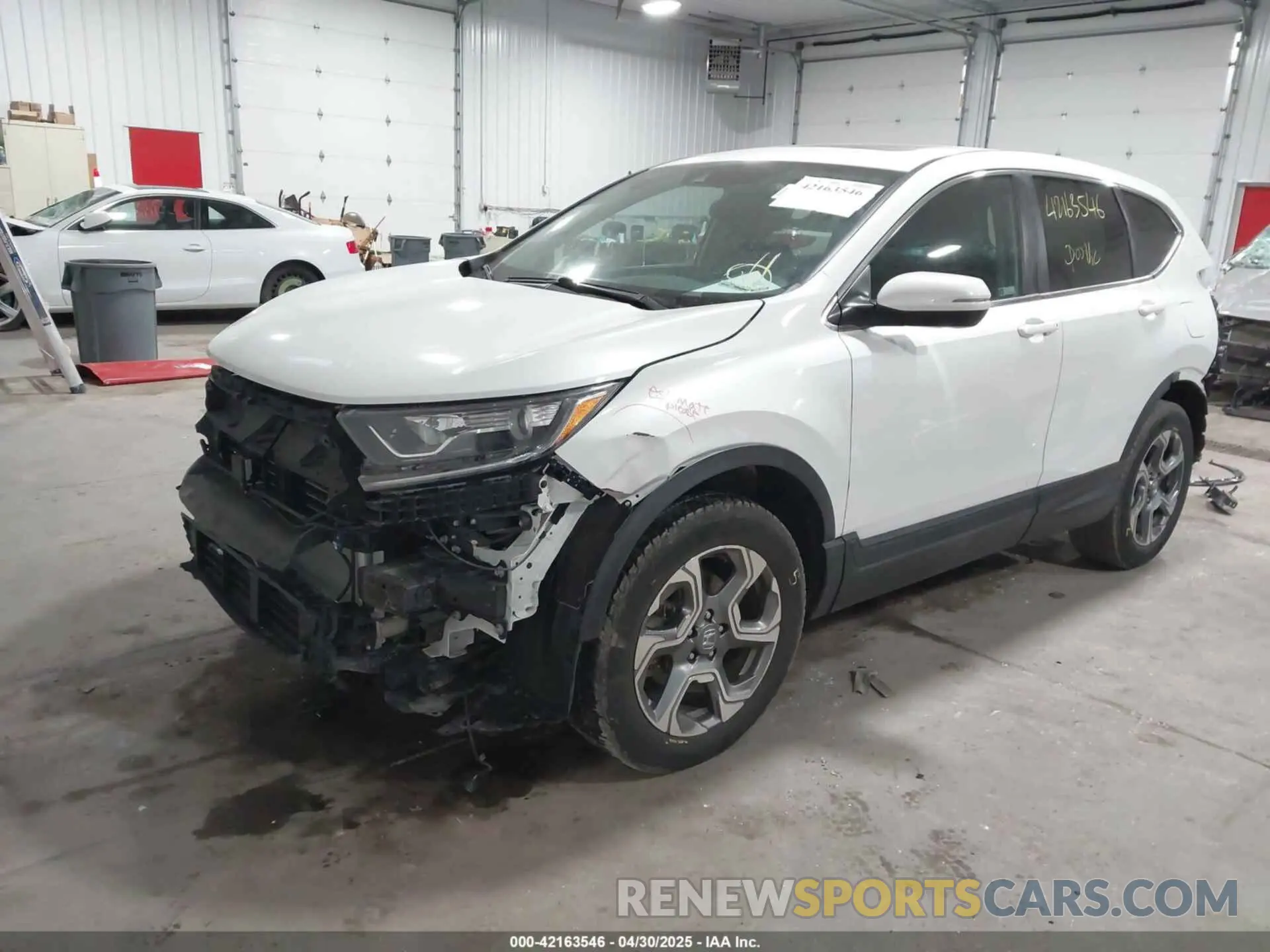 2 Photograph of a damaged car 5J6RW2H59KL012015 HONDA CR-V 2019