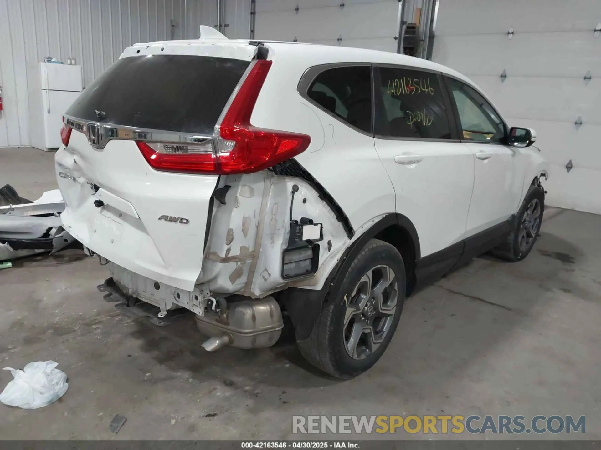 4 Photograph of a damaged car 5J6RW2H59KL012015 HONDA CR-V 2019