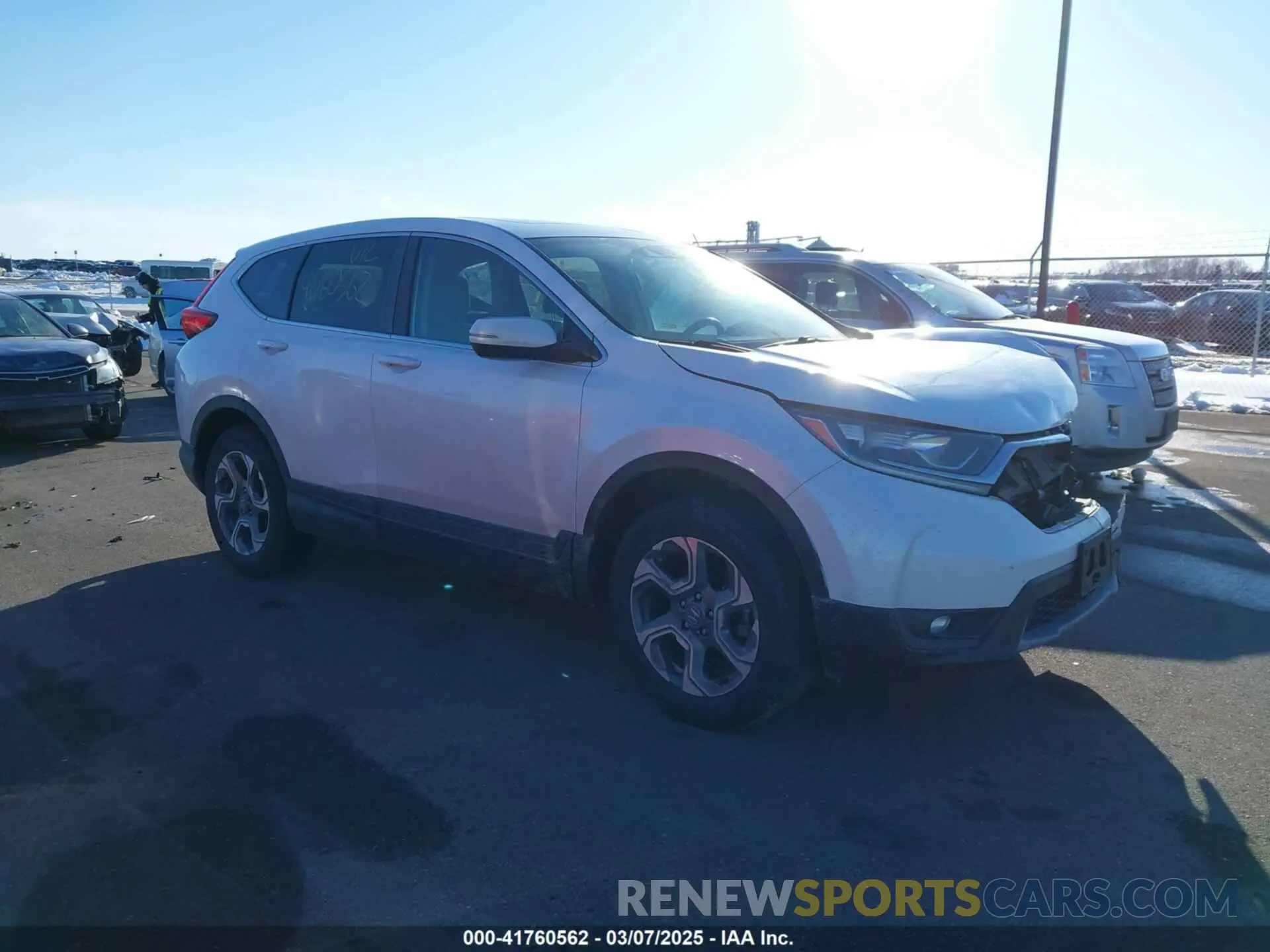 1 Photograph of a damaged car 5J6RW2H5XKL015974 HONDA CR-V 2019