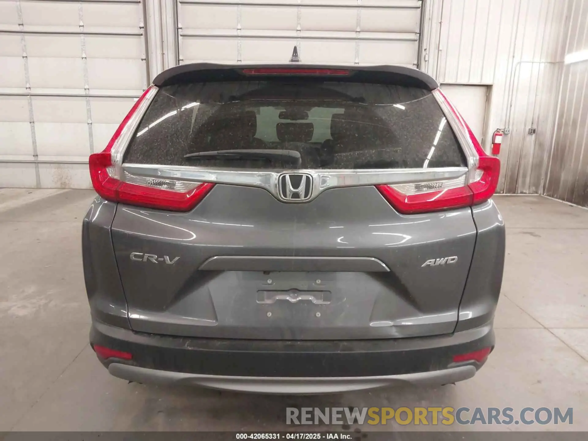 17 Photograph of a damaged car 5J6RW2H81KA020180 HONDA CR-V 2019