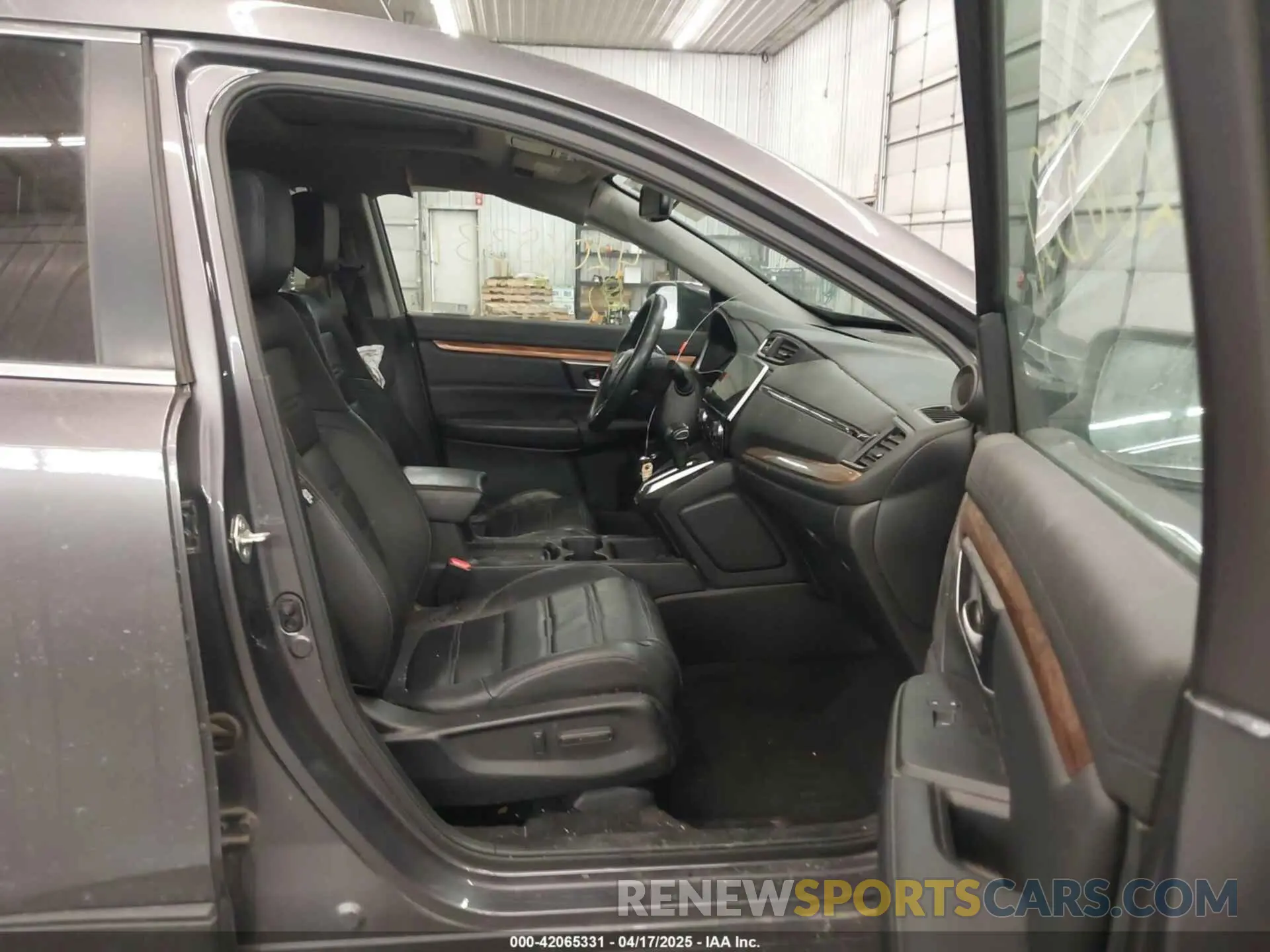 5 Photograph of a damaged car 5J6RW2H81KA020180 HONDA CR-V 2019