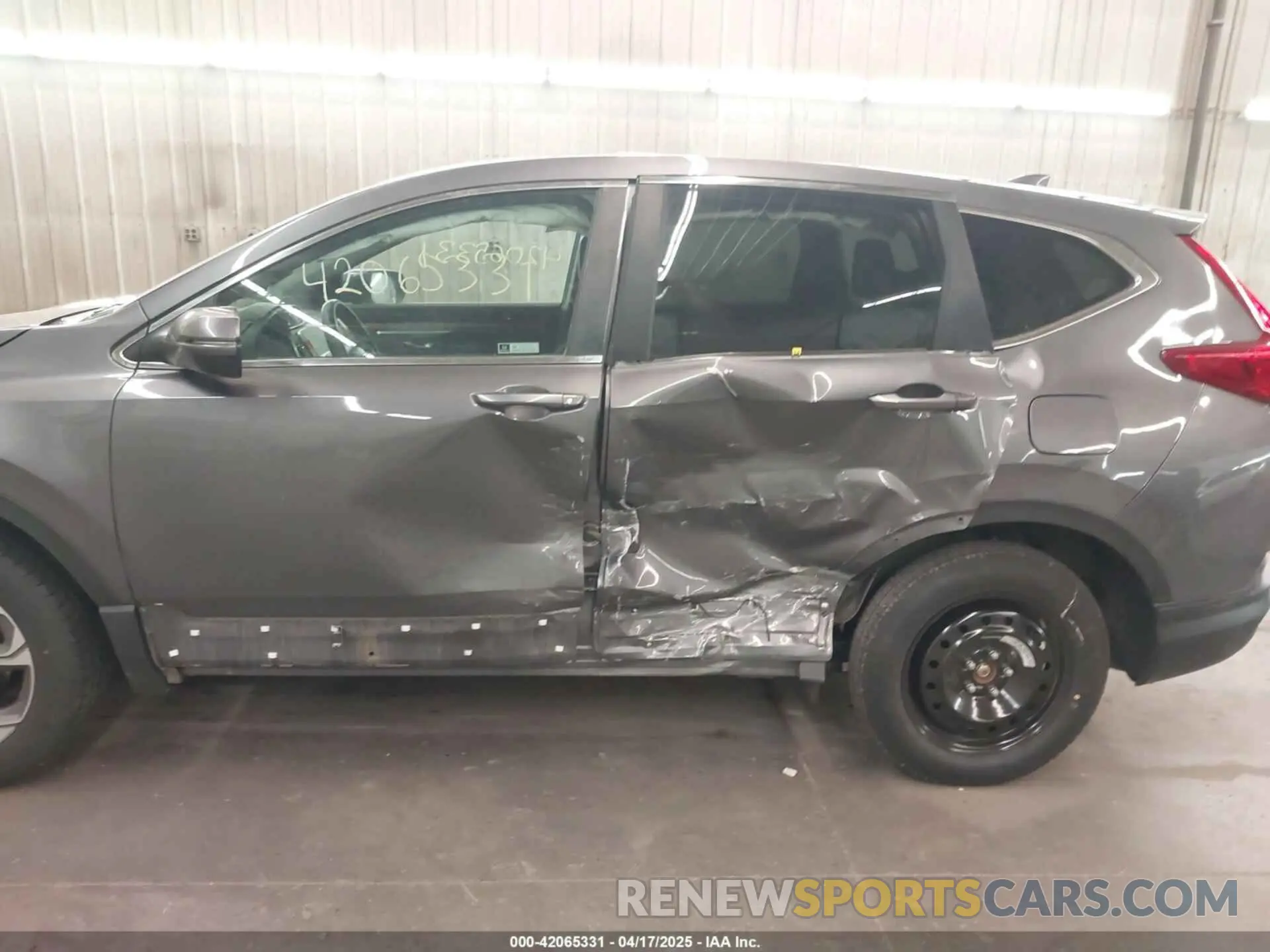 6 Photograph of a damaged car 5J6RW2H81KA020180 HONDA CR-V 2019