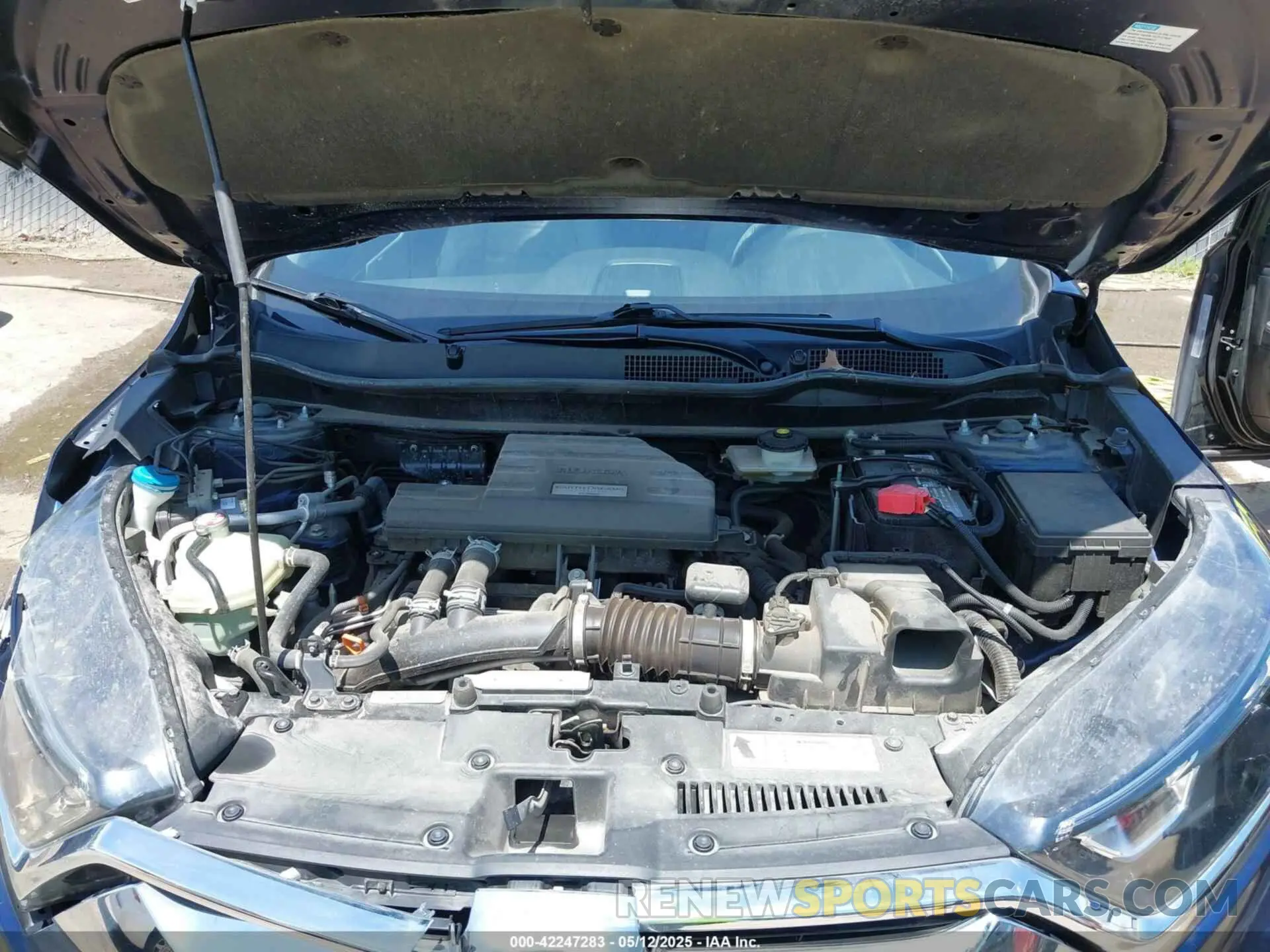 10 Photograph of a damaged car 5J6RW2H82KL020631 HONDA CR-V 2019