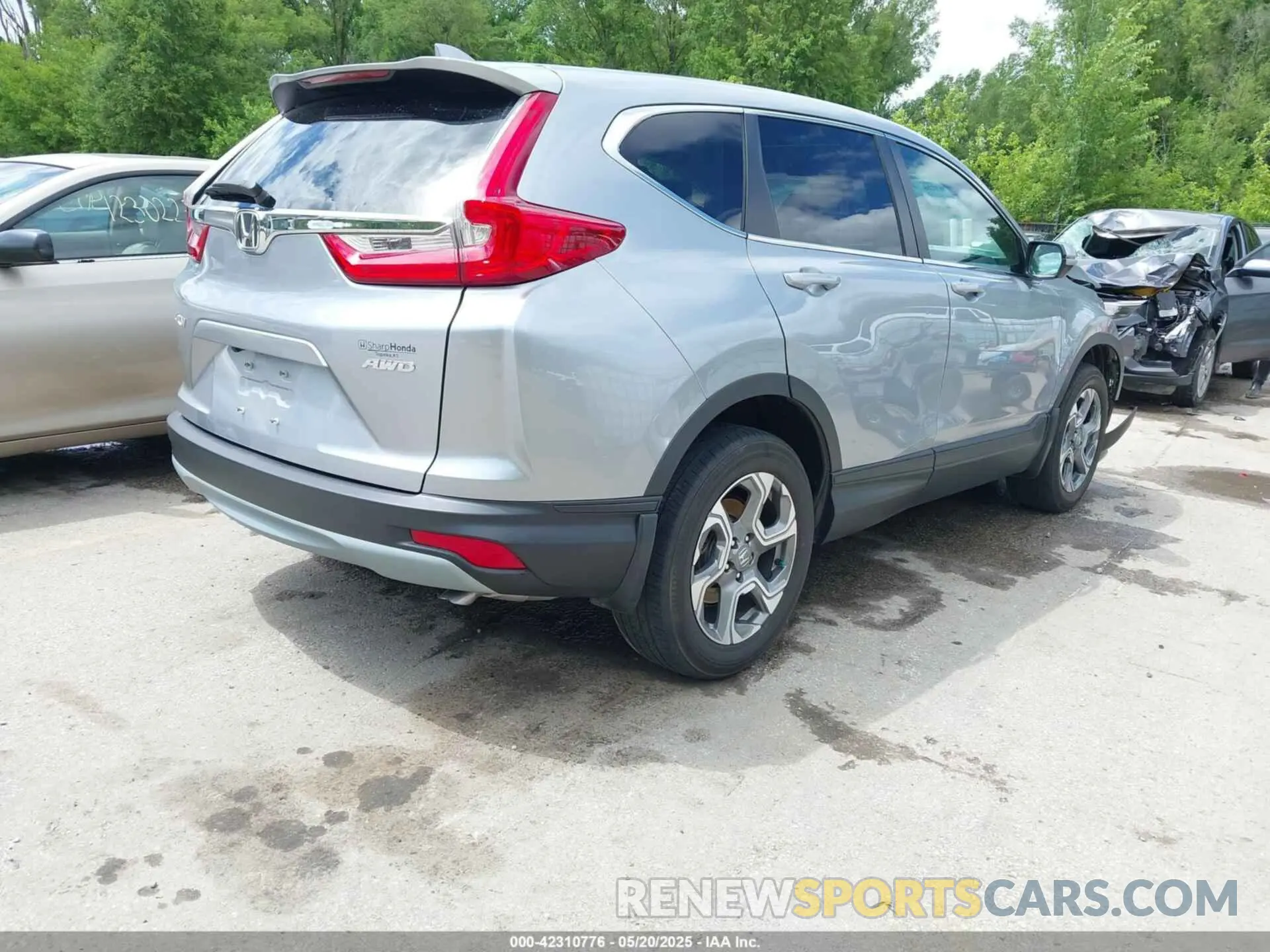 4 Photograph of a damaged car 5J6RW2H82KL029278 HONDA CR-V 2019