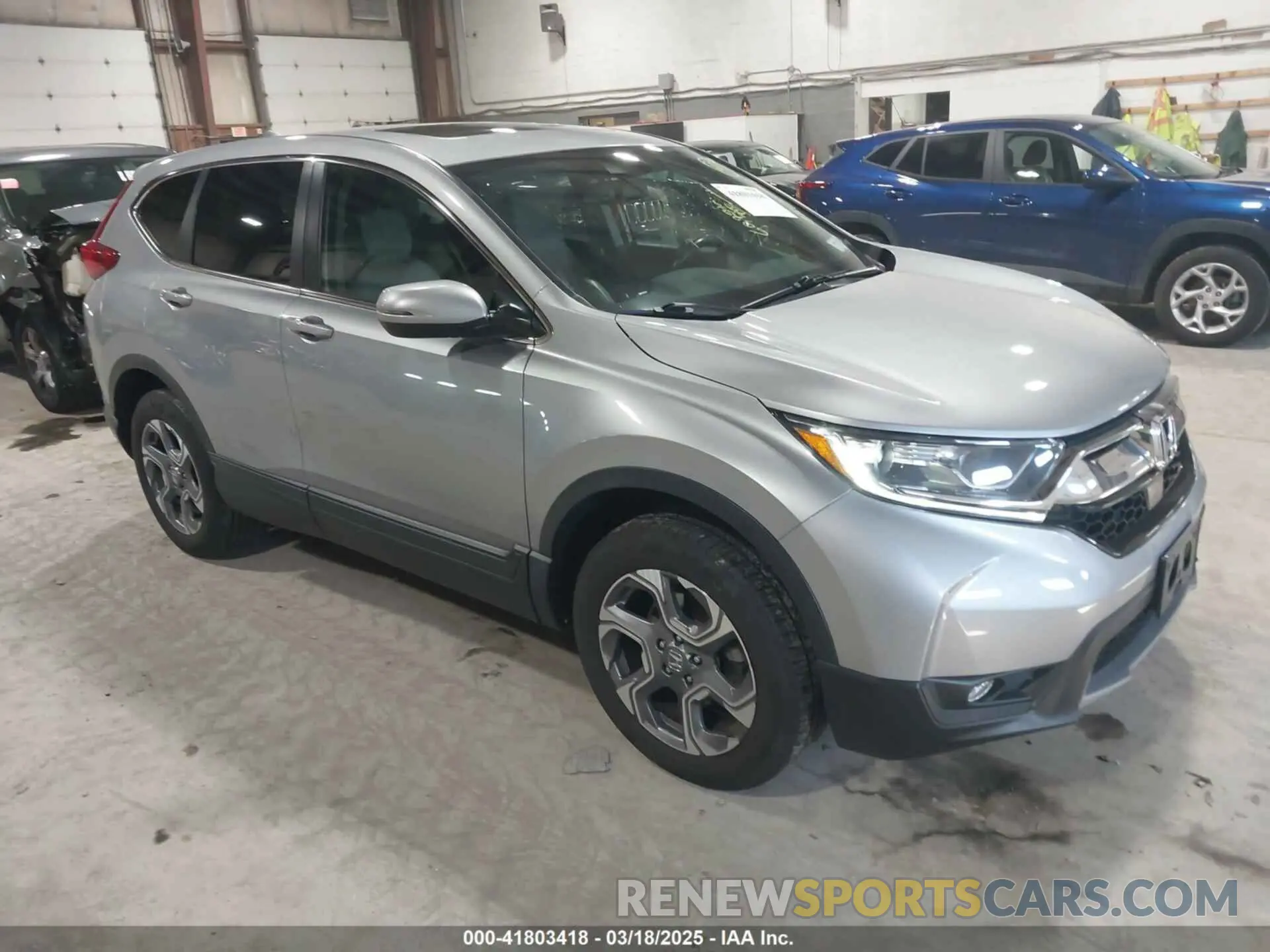 1 Photograph of a damaged car 5J6RW2H82KL036781 HONDA CR-V 2019