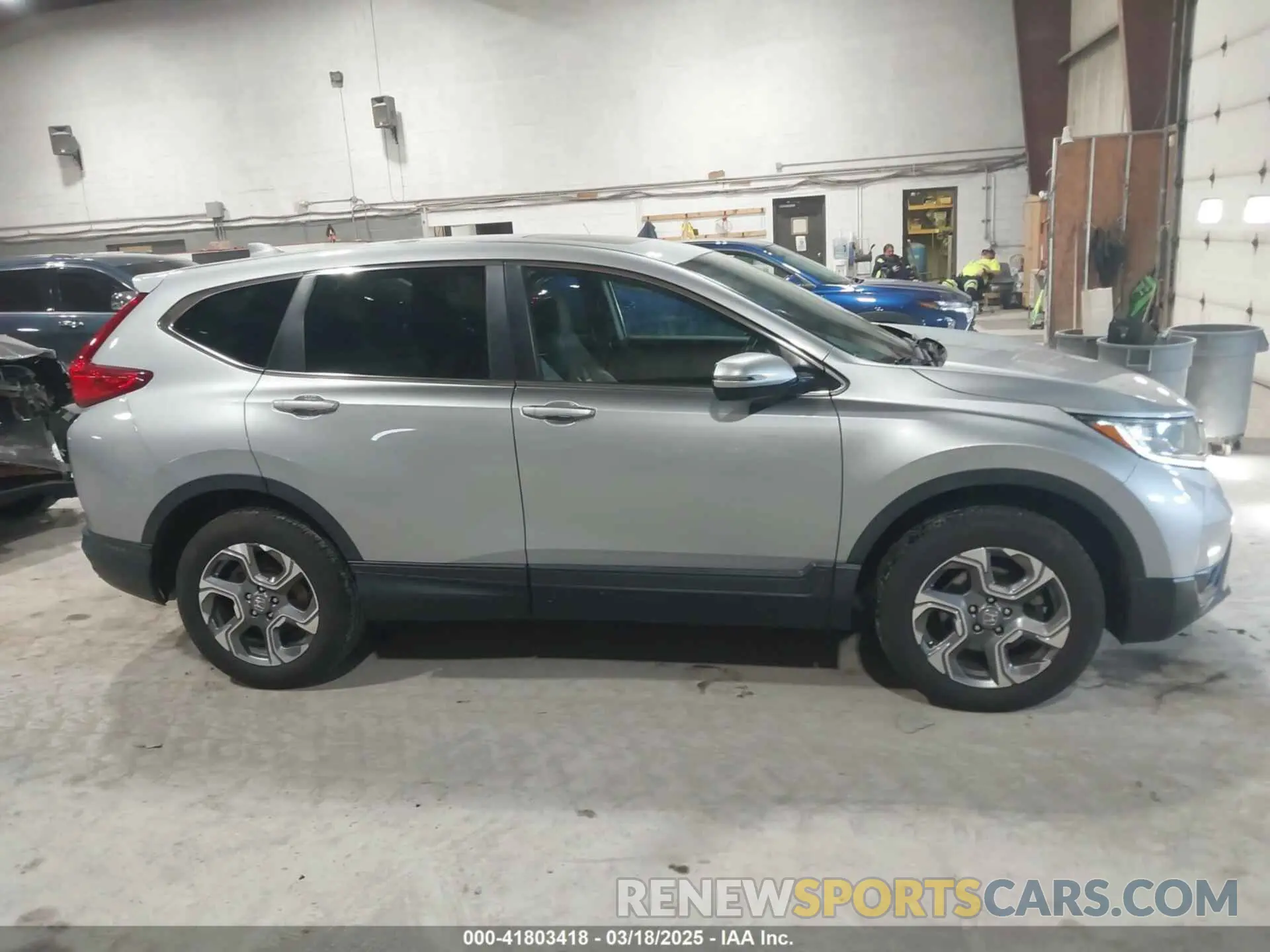 13 Photograph of a damaged car 5J6RW2H82KL036781 HONDA CR-V 2019
