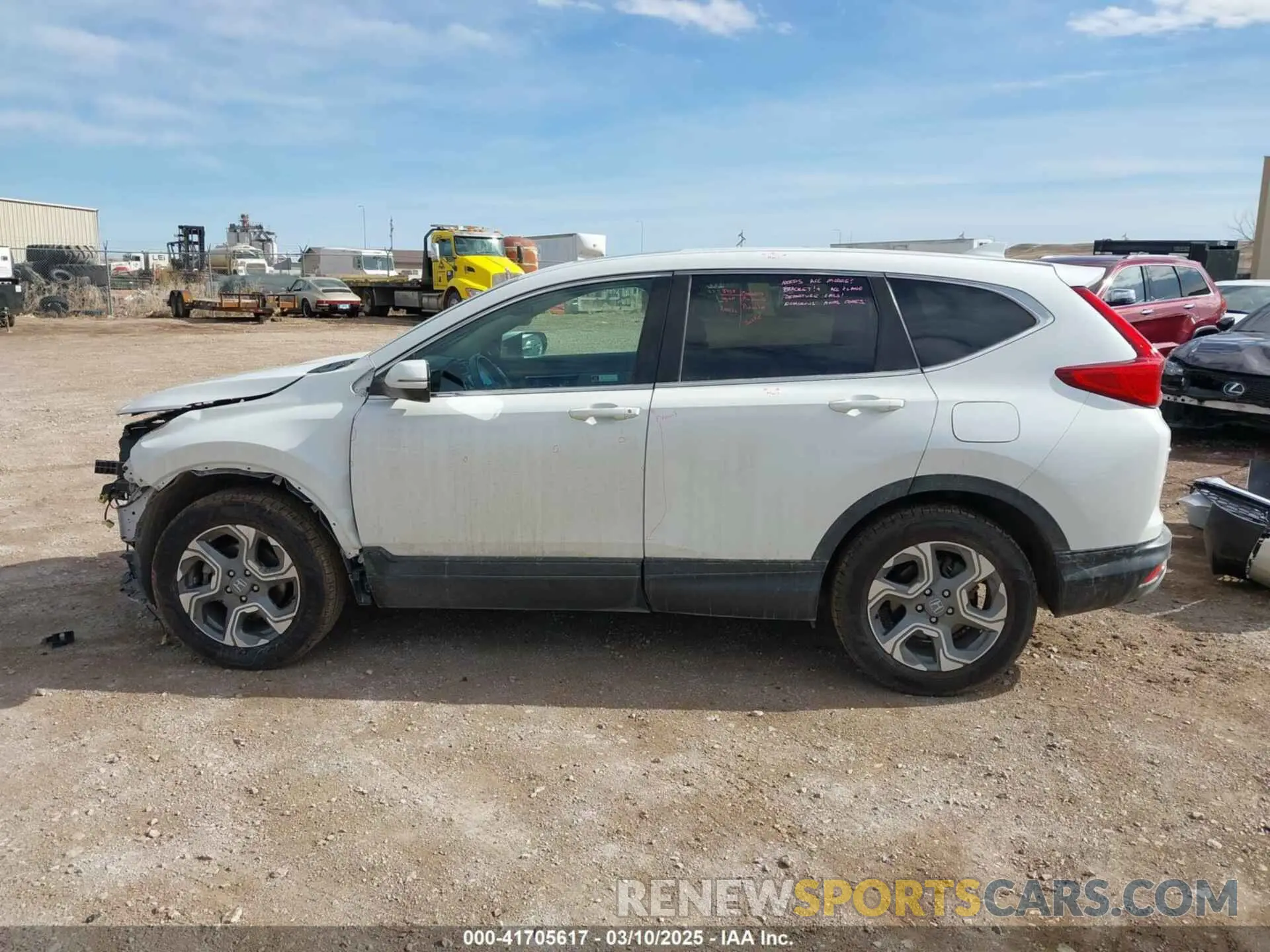 15 Photograph of a damaged car 5J6RW2H83KA010069 HONDA CR-V 2019