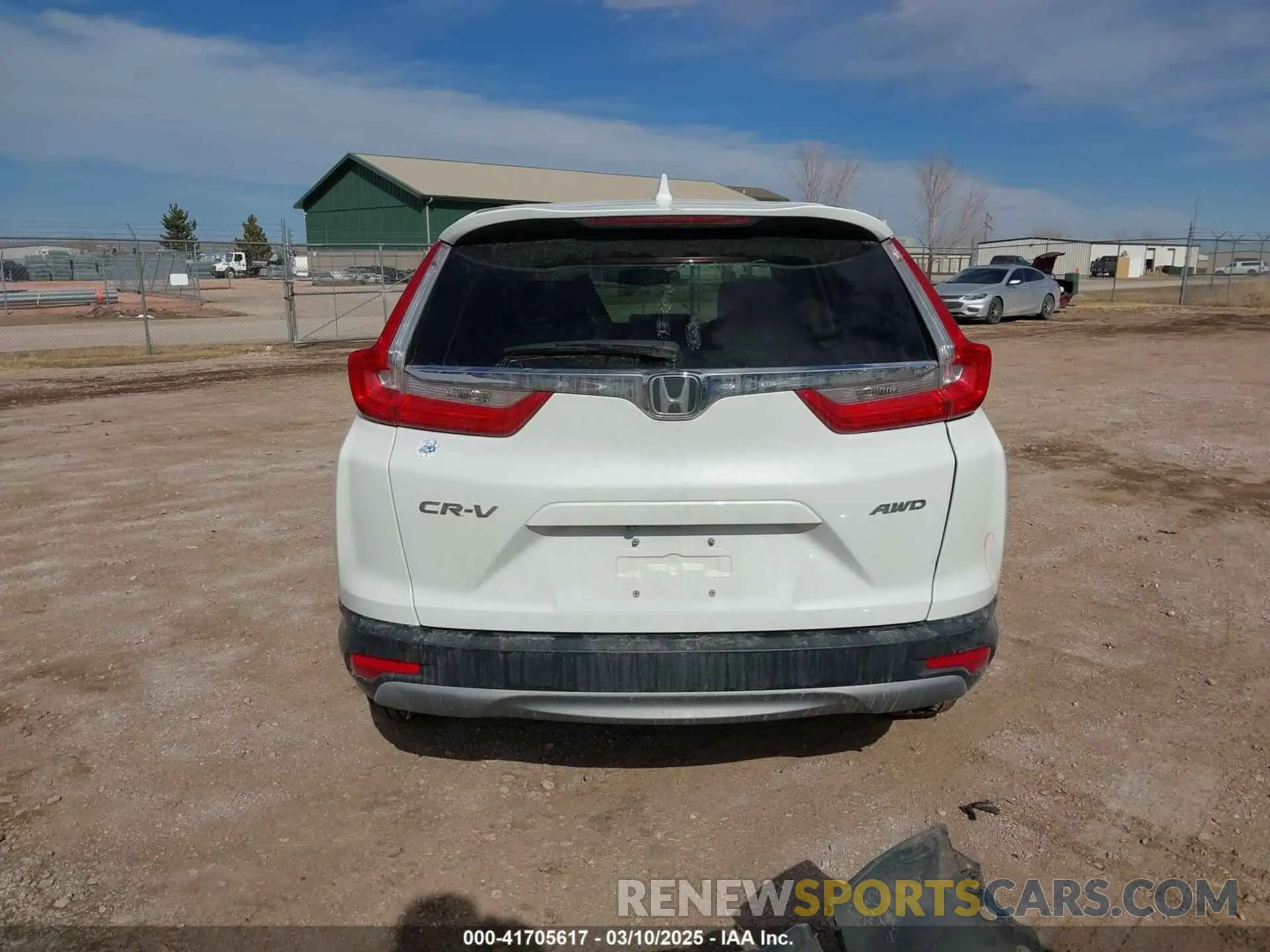 17 Photograph of a damaged car 5J6RW2H83KA010069 HONDA CR-V 2019