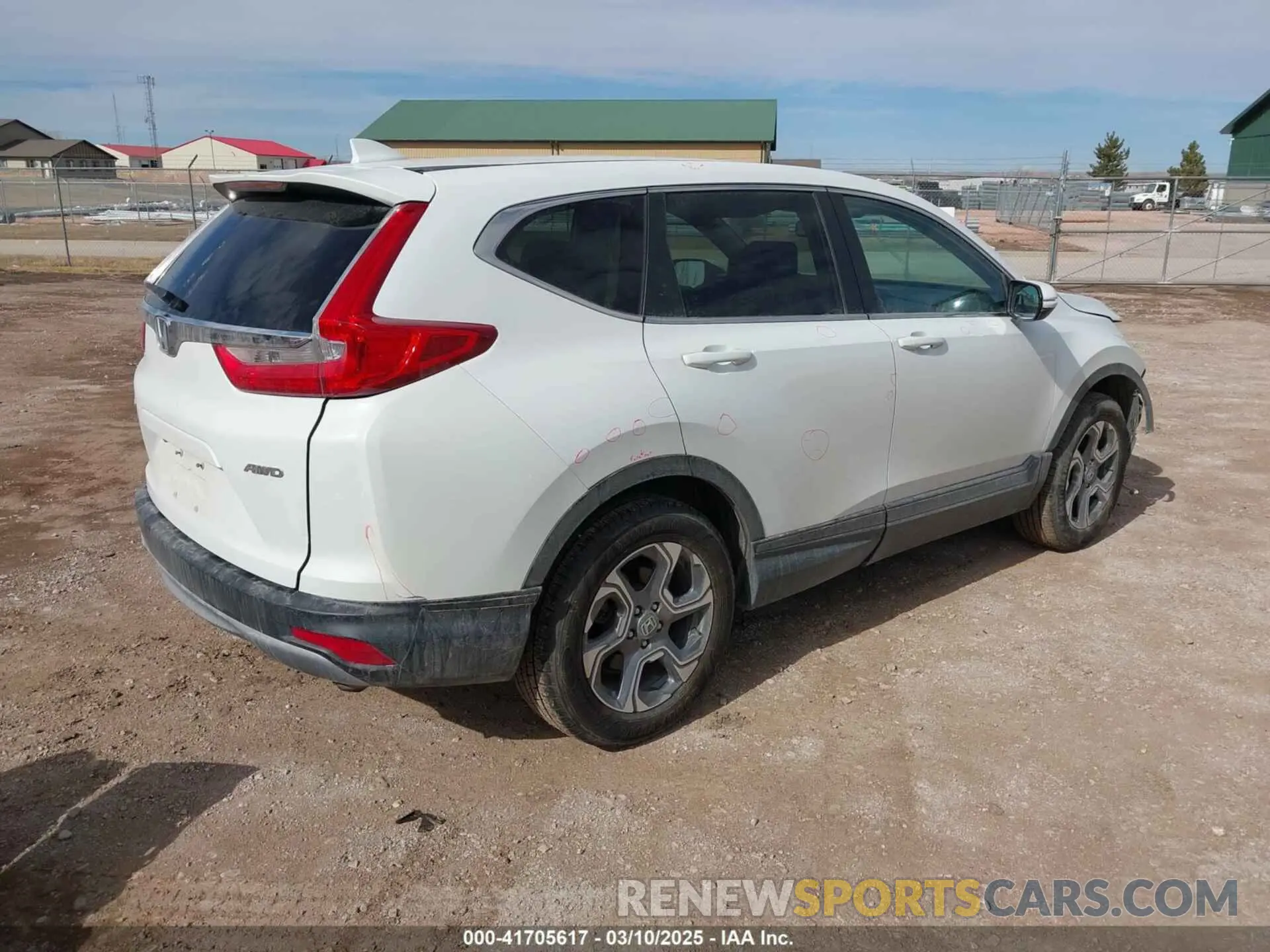 4 Photograph of a damaged car 5J6RW2H83KA010069 HONDA CR-V 2019