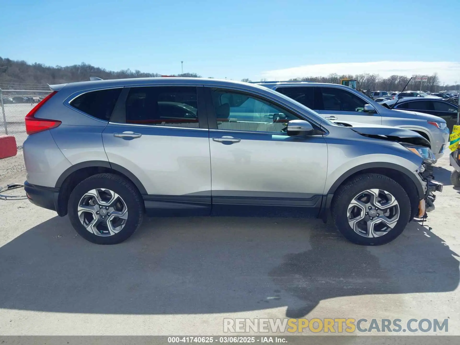 14 Photograph of a damaged car 5J6RW2H83KL022677 HONDA CR-V 2019
