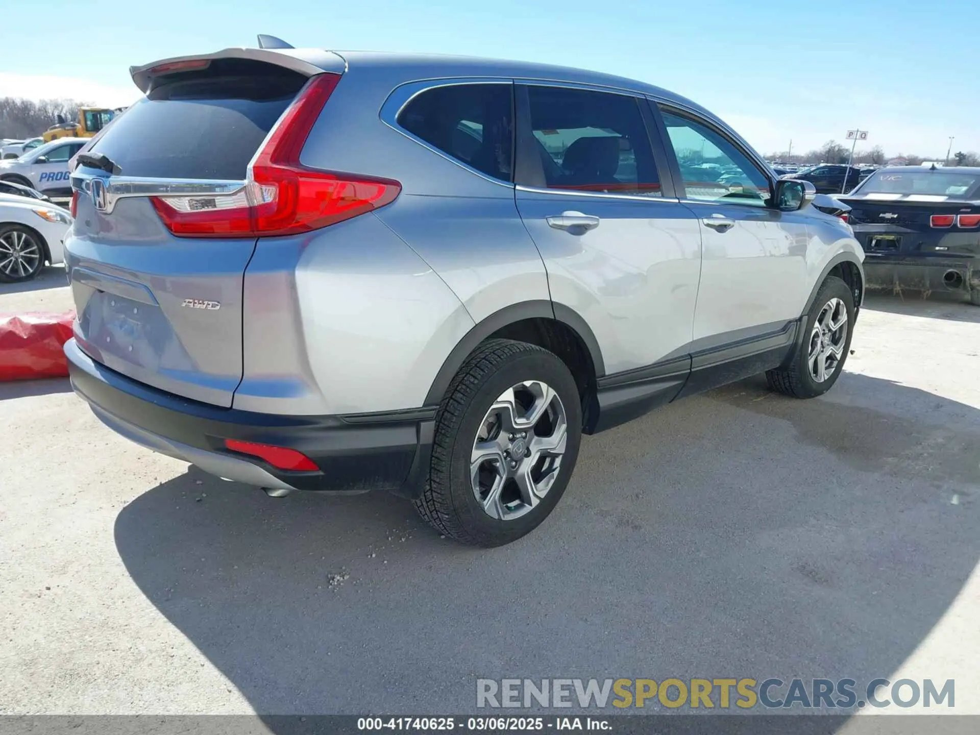 4 Photograph of a damaged car 5J6RW2H83KL022677 HONDA CR-V 2019