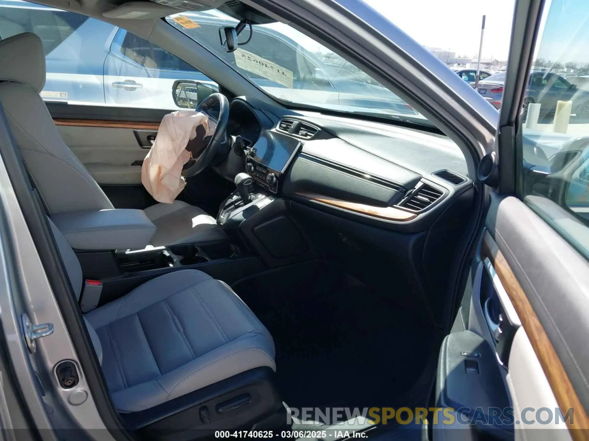 5 Photograph of a damaged car 5J6RW2H83KL022677 HONDA CR-V 2019