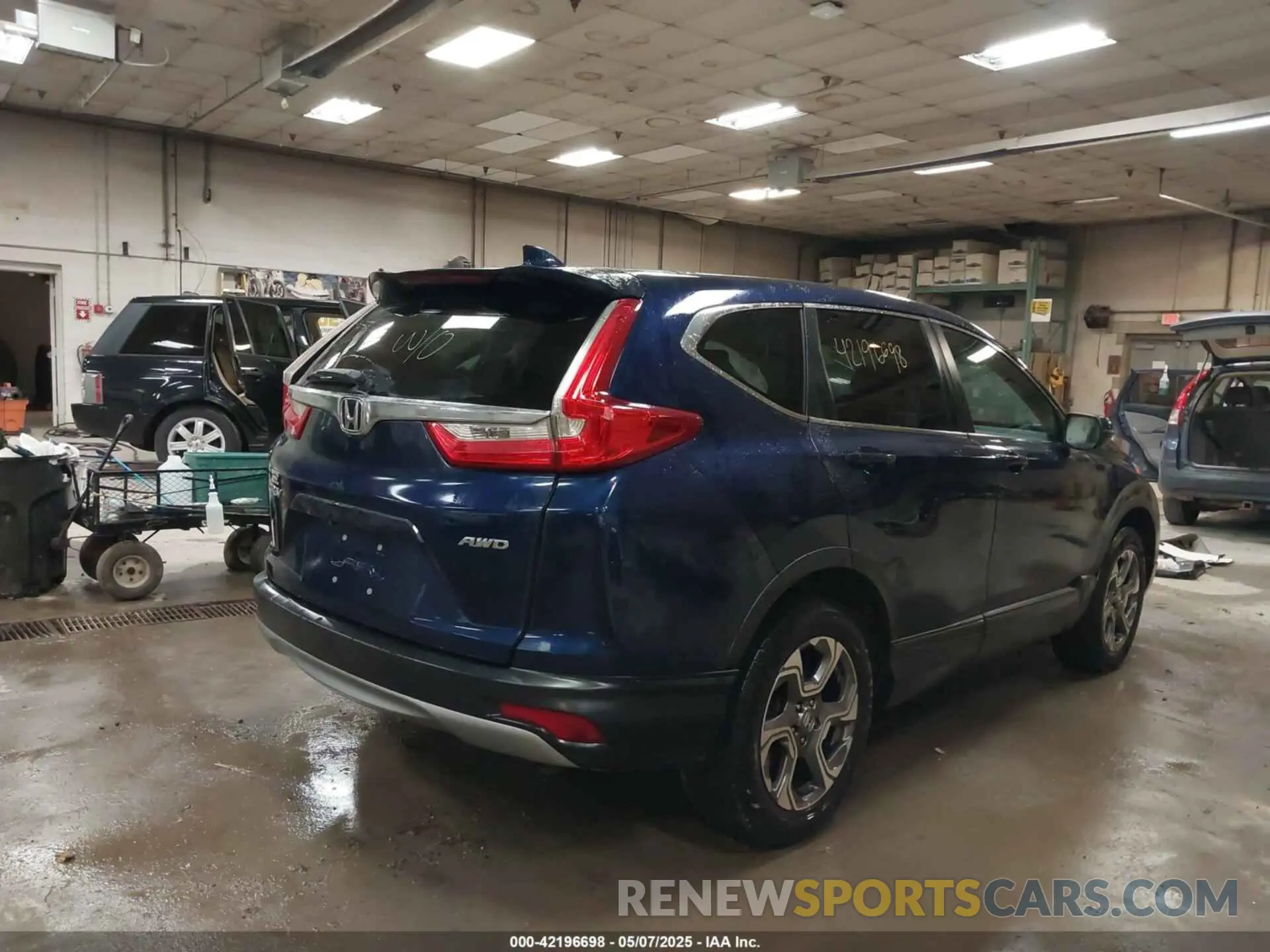 4 Photograph of a damaged car 5J6RW2H85KA000269 HONDA CR-V 2019