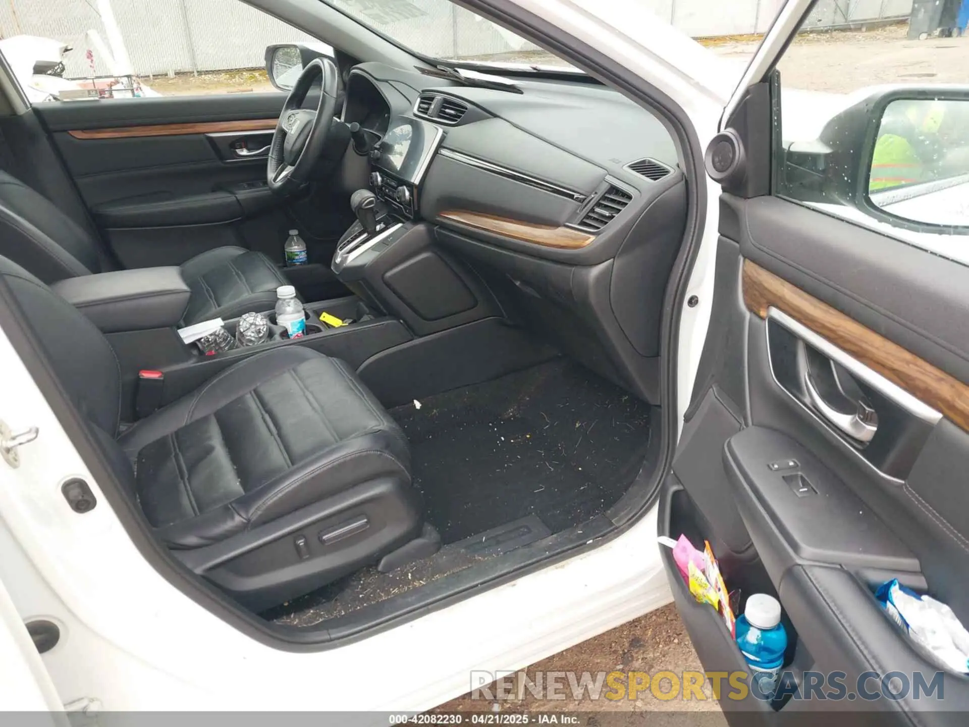 5 Photograph of a damaged car 5J6RW2H87KL018230 HONDA CR-V 2019