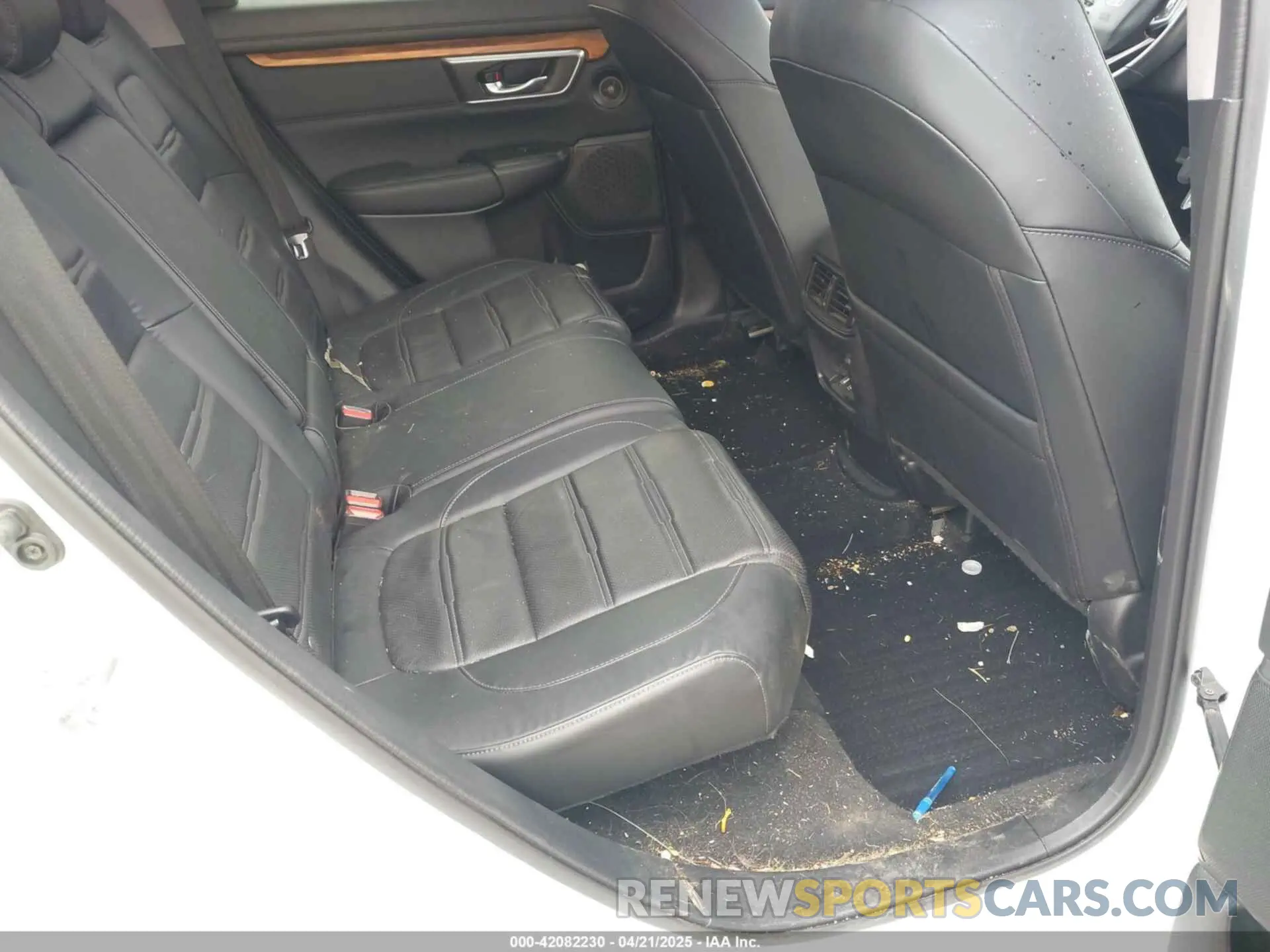8 Photograph of a damaged car 5J6RW2H87KL018230 HONDA CR-V 2019
