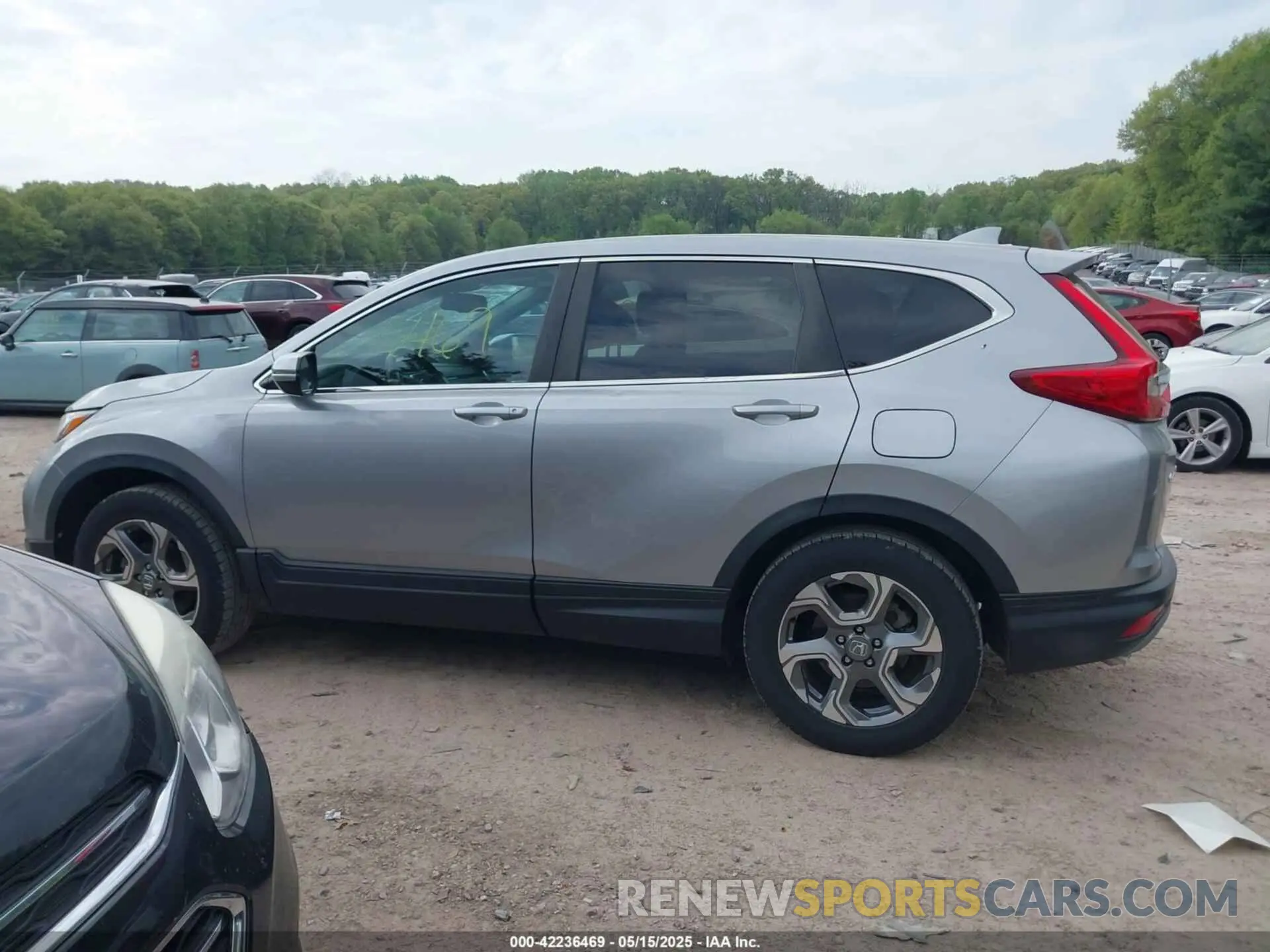 14 Photograph of a damaged car 5J6RW2H88KL002408 HONDA CR-V 2019