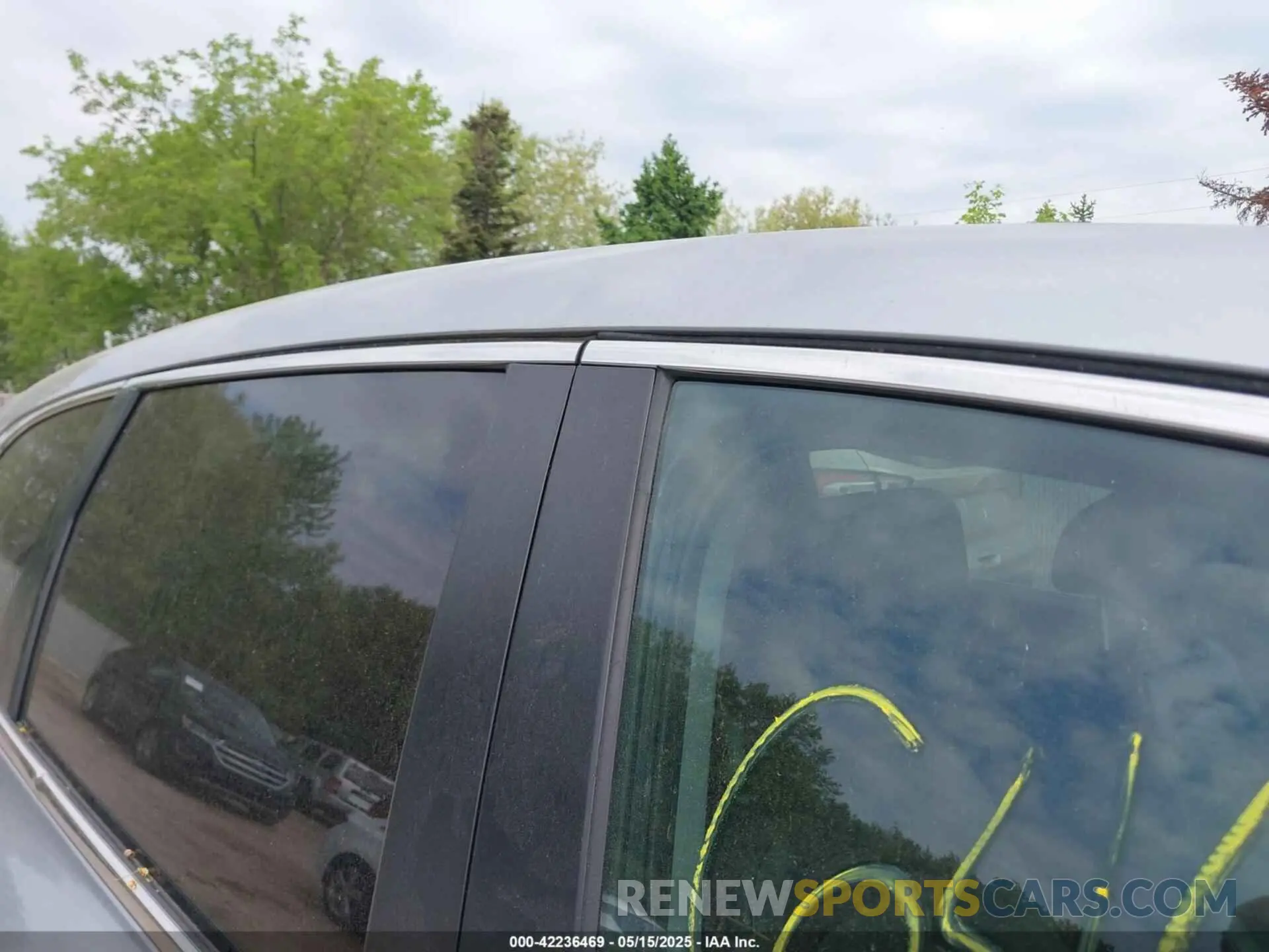 19 Photograph of a damaged car 5J6RW2H88KL002408 HONDA CR-V 2019