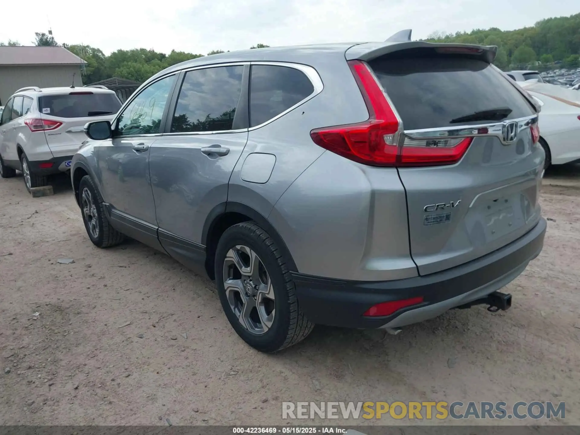 3 Photograph of a damaged car 5J6RW2H88KL002408 HONDA CR-V 2019