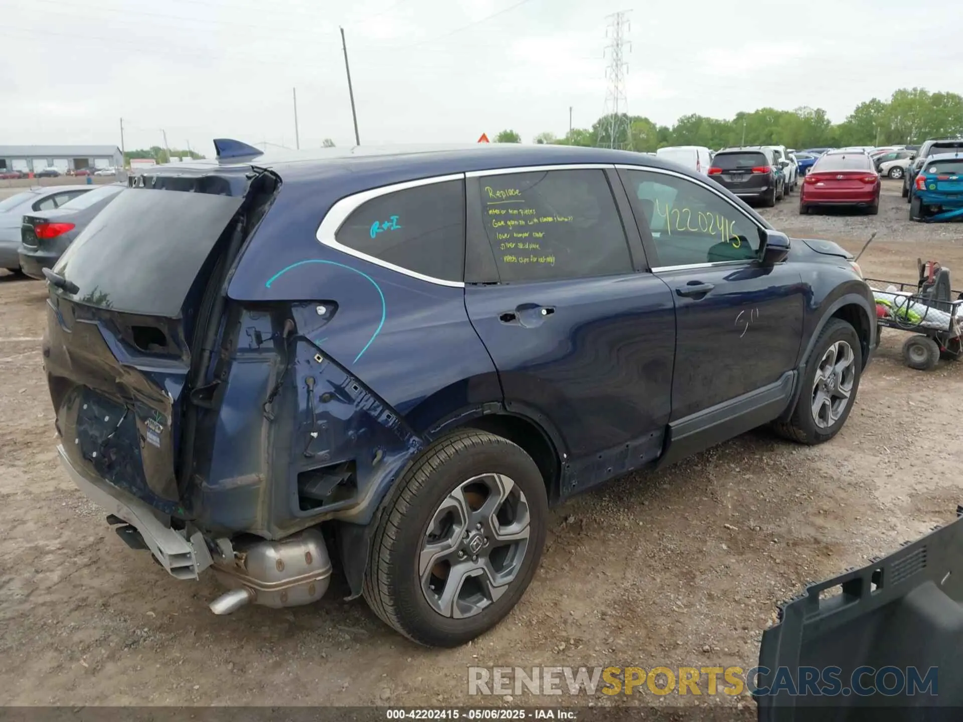 4 Photograph of a damaged car 5J6RW2H89KA000971 HONDA CR-V 2019