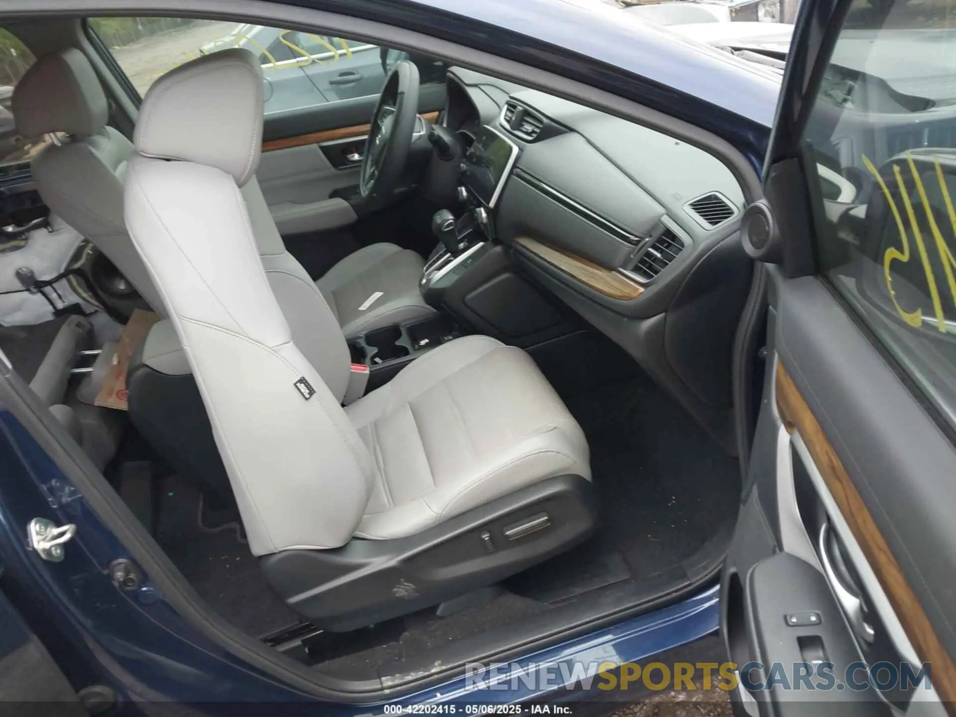 5 Photograph of a damaged car 5J6RW2H89KA000971 HONDA CR-V 2019