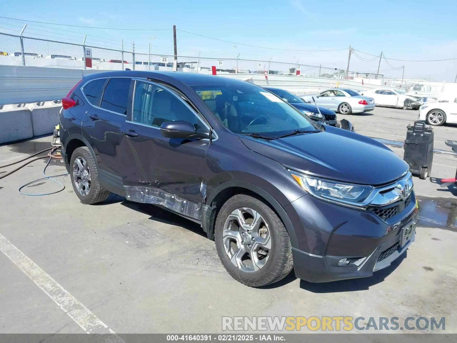 1 Photograph of a damaged car 5J6RW2H89KA002929 HONDA CR-V 2019