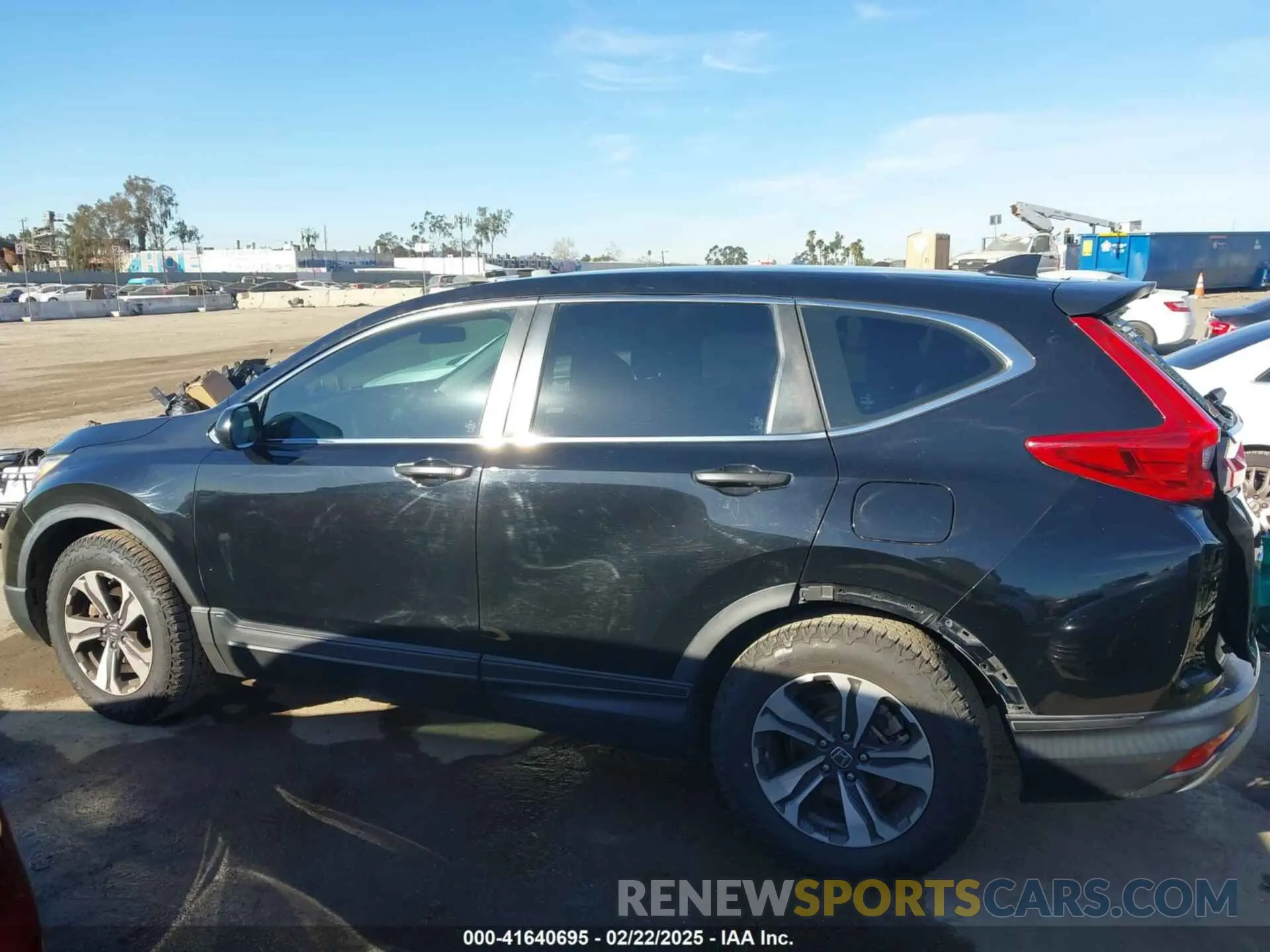 14 Photograph of a damaged car 5J6RW5H32KL003303 HONDA CR-V 2019