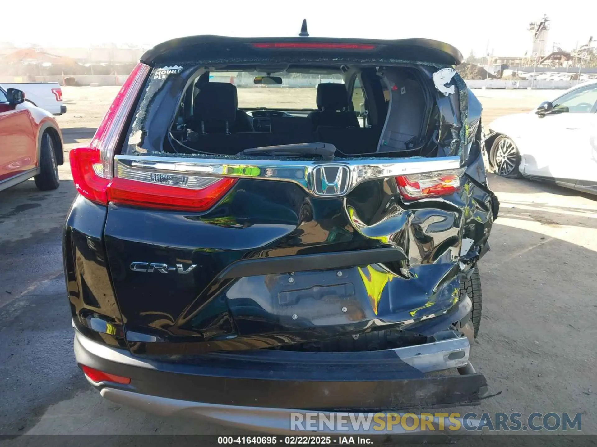 16 Photograph of a damaged car 5J6RW5H32KL003303 HONDA CR-V 2019