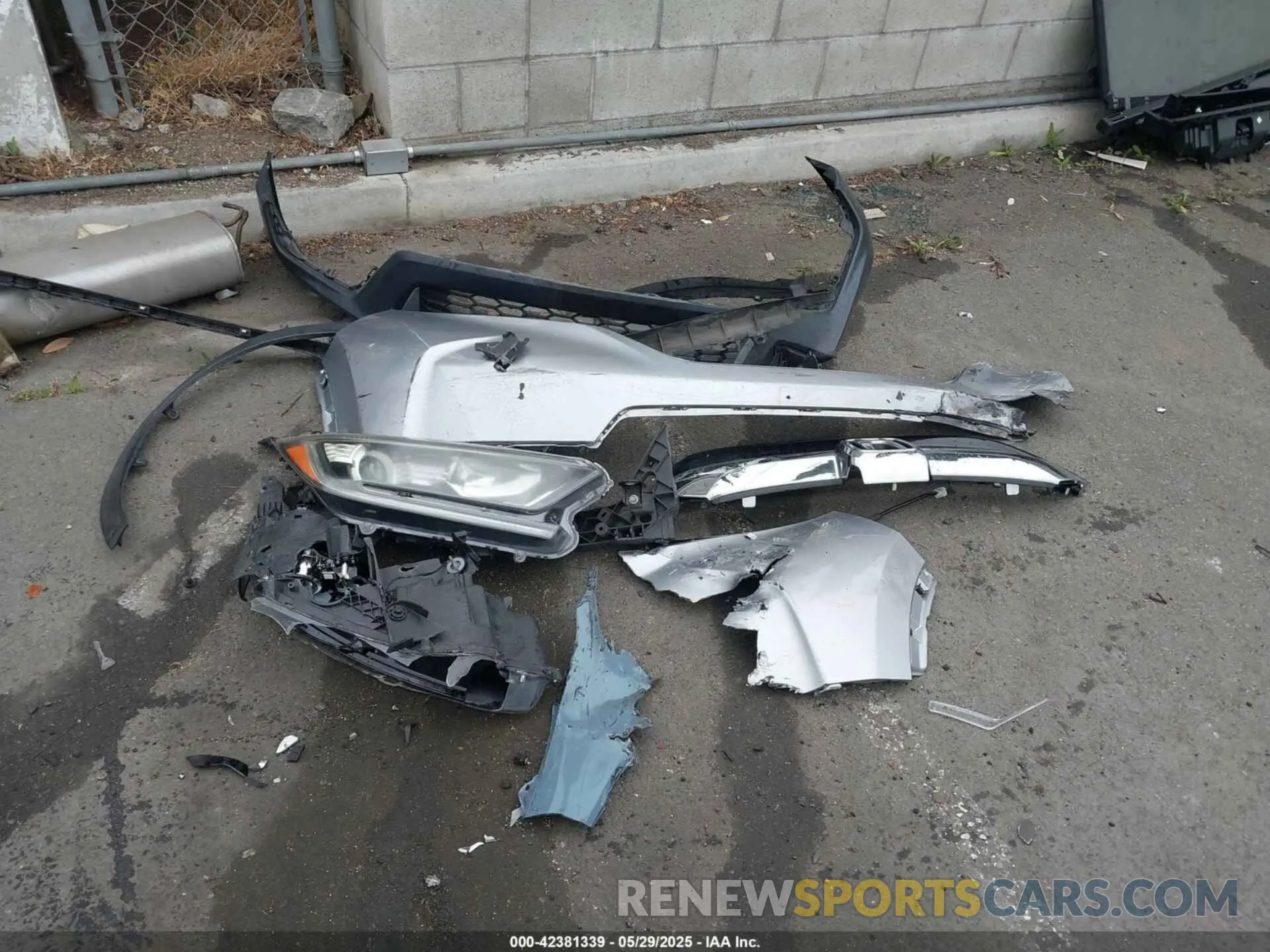 11 Photograph of a damaged car 5J6RW5H36KL002591 HONDA CR-V 2019