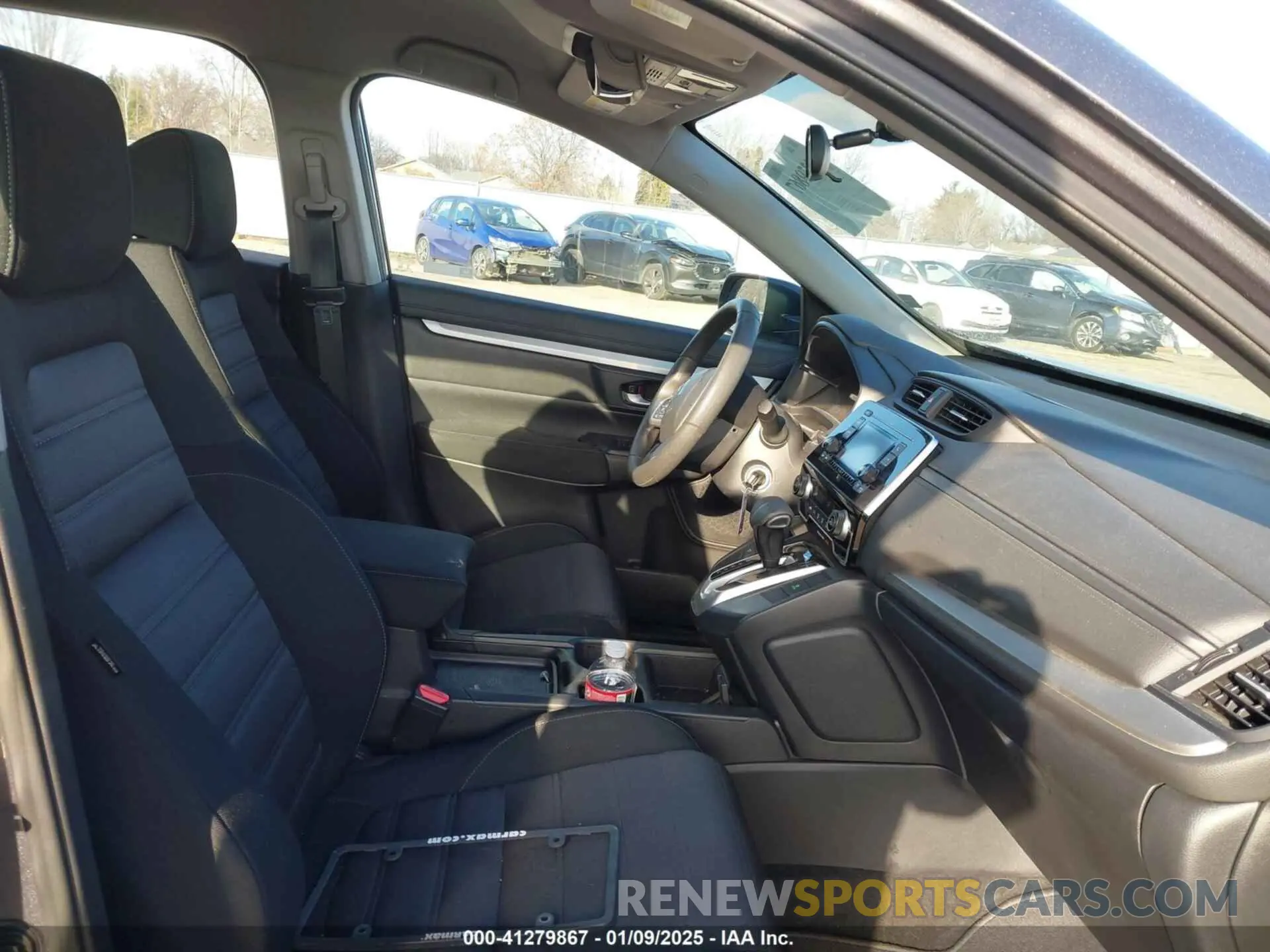 5 Photograph of a damaged car 5J6RW5H38KL002866 HONDA CR-V 2019