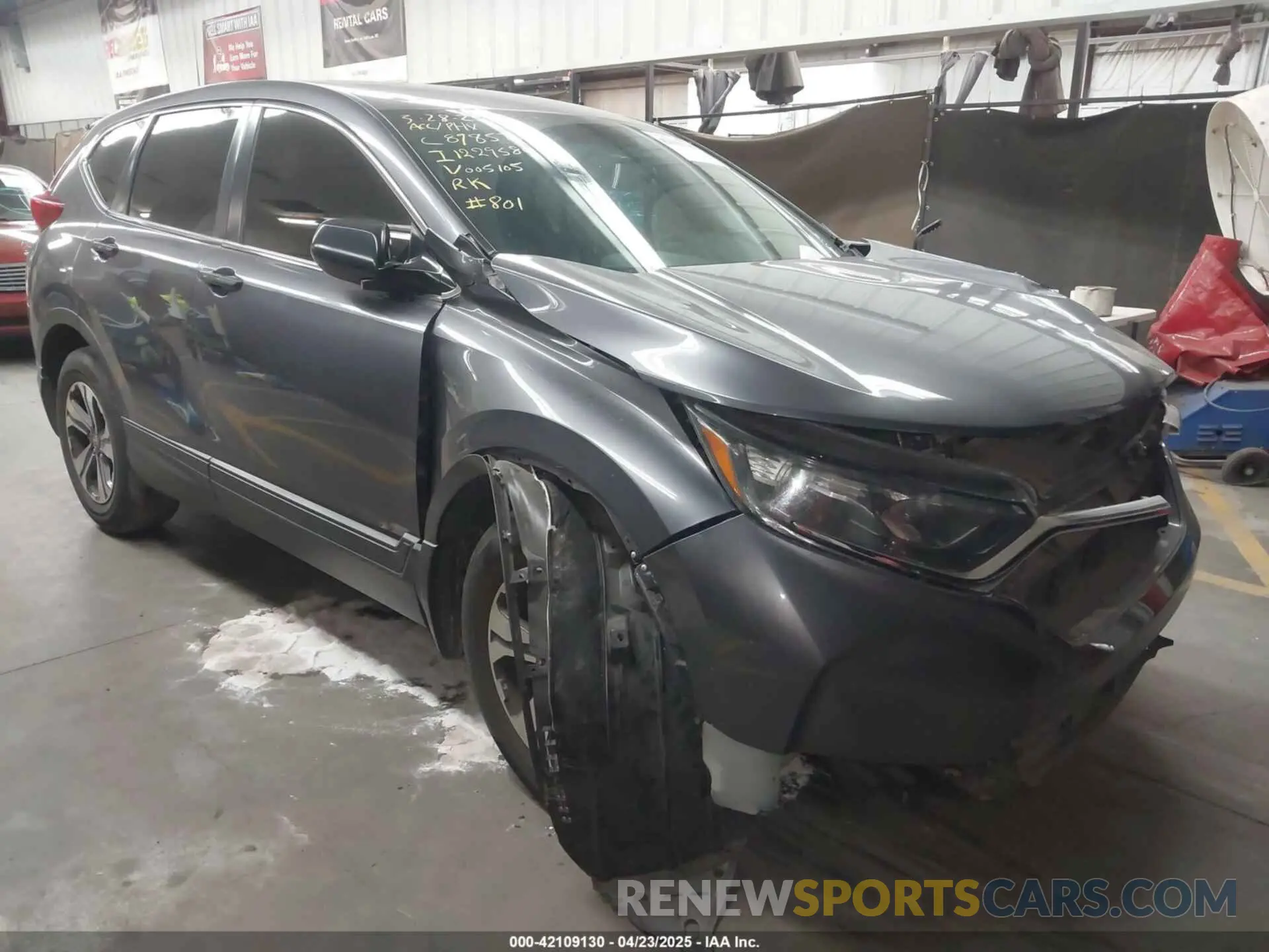 1 Photograph of a damaged car 5J6RW5H38KL005105 HONDA CR-V 2019