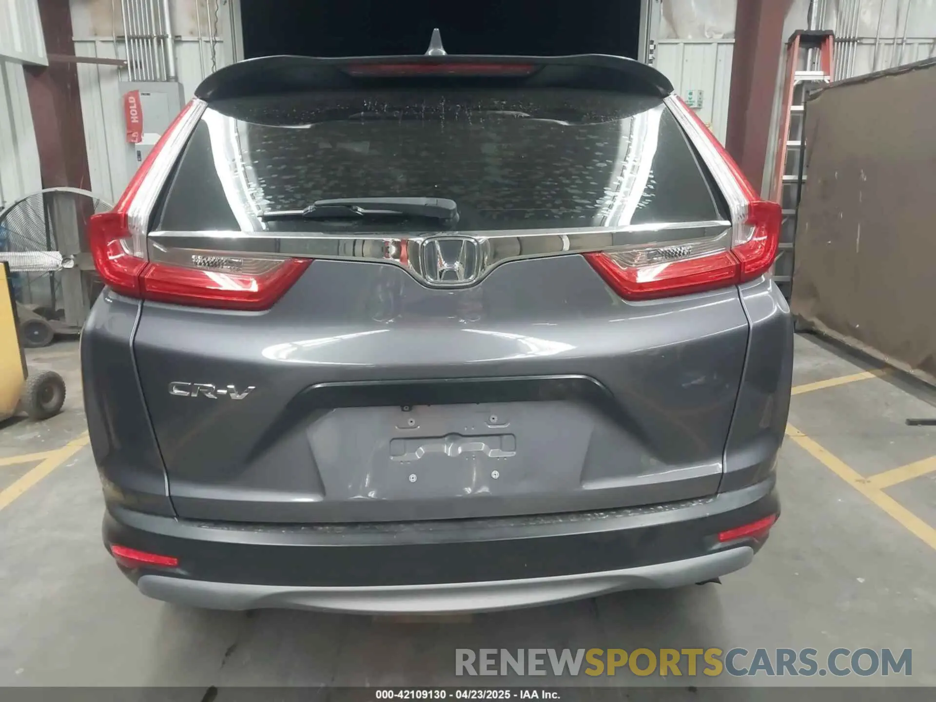16 Photograph of a damaged car 5J6RW5H38KL005105 HONDA CR-V 2019