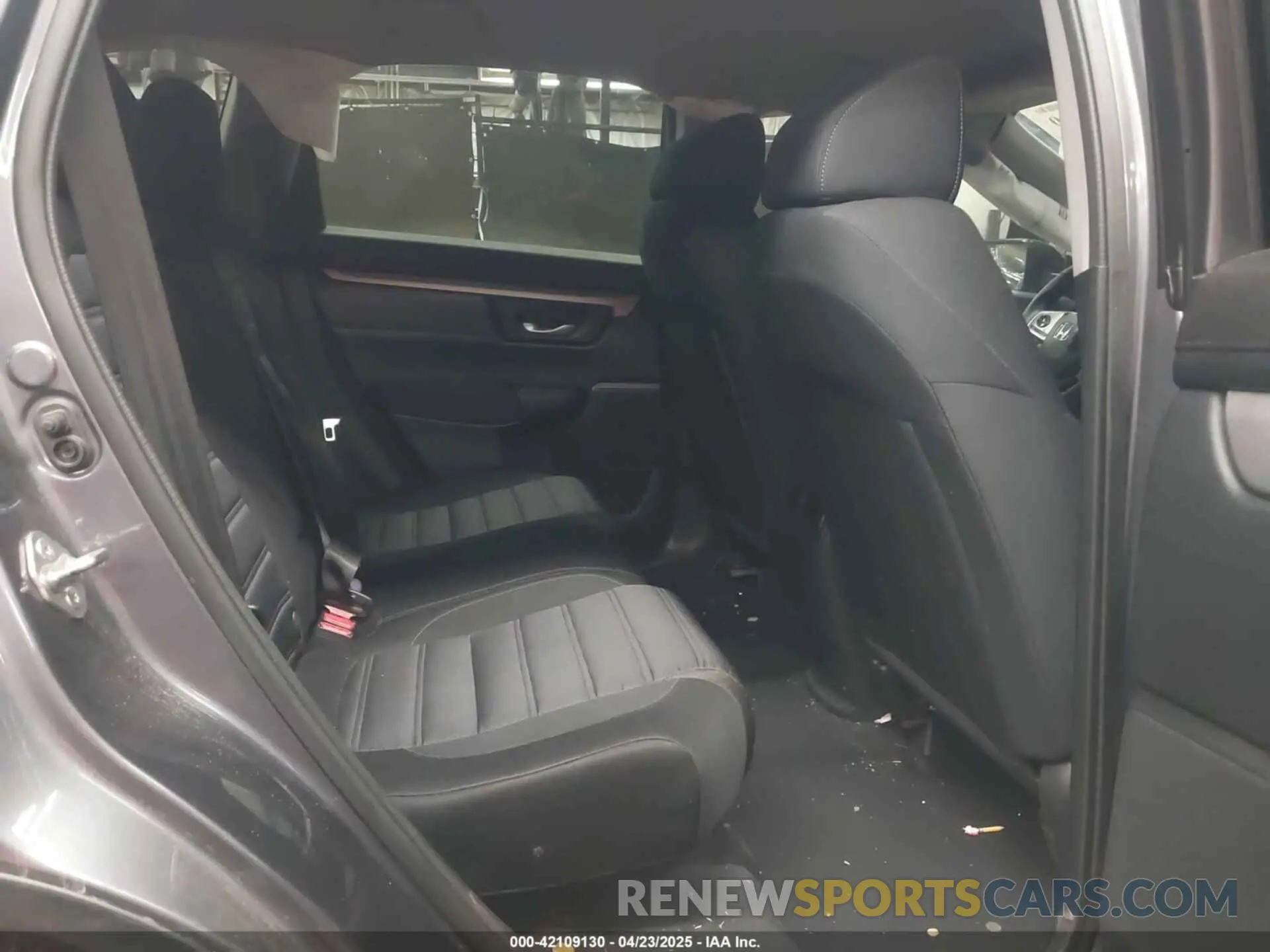 8 Photograph of a damaged car 5J6RW5H38KL005105 HONDA CR-V 2019