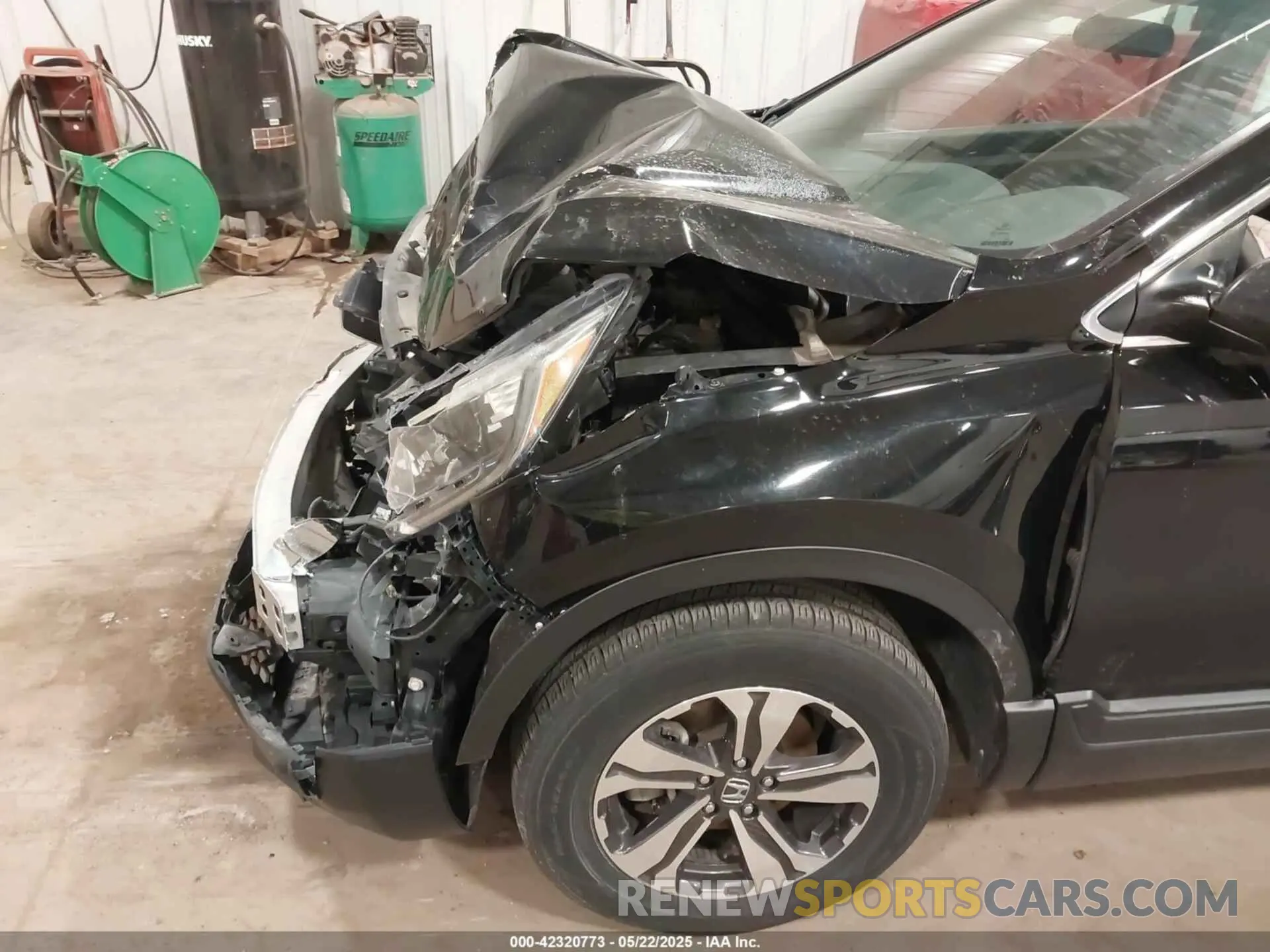 19 Photograph of a damaged car 5J6RW6H30KL003046 HONDA CR-V 2019