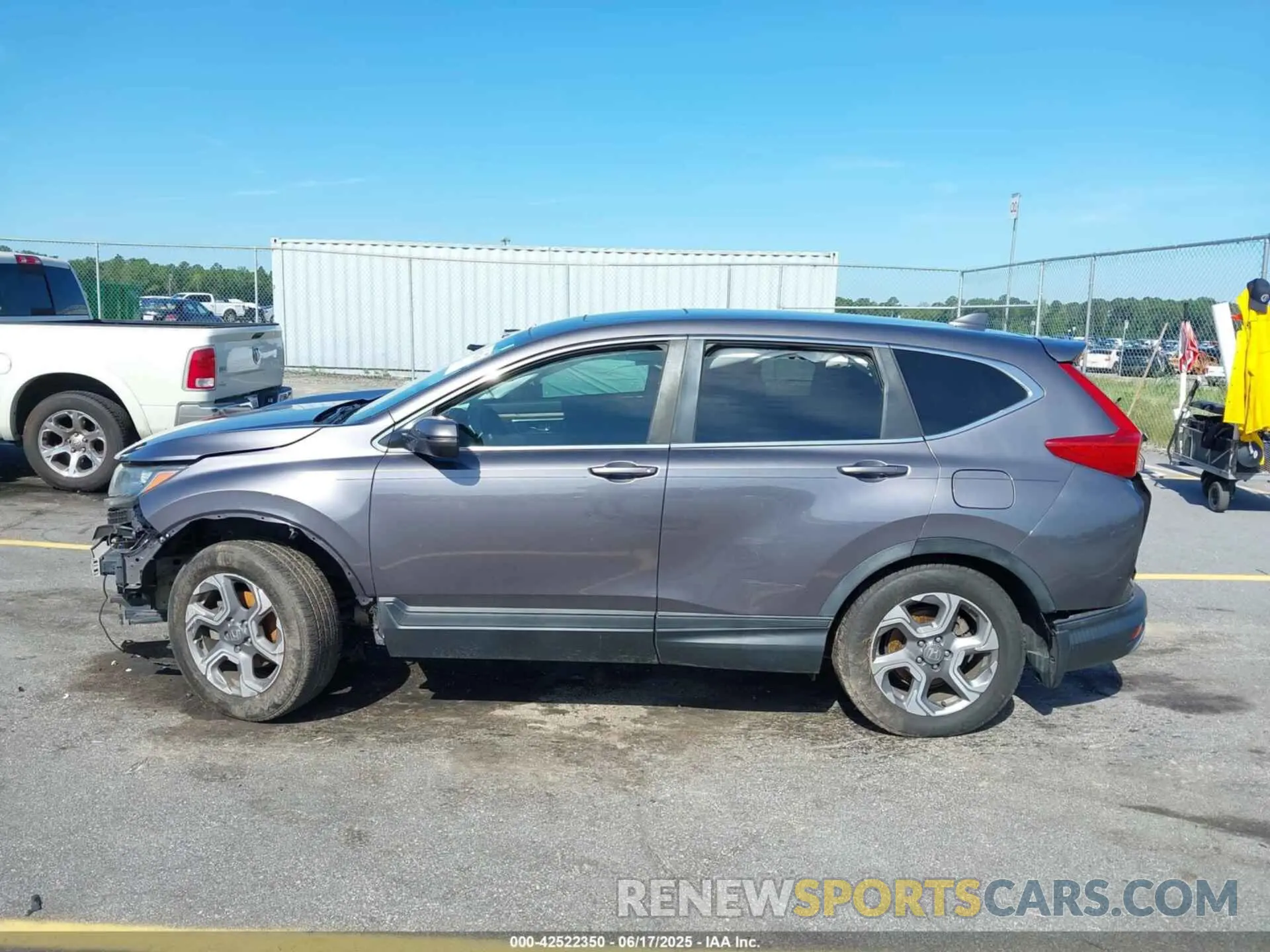 13 Photograph of a damaged car 7FARW1H50KE021676 HONDA CR-V 2019