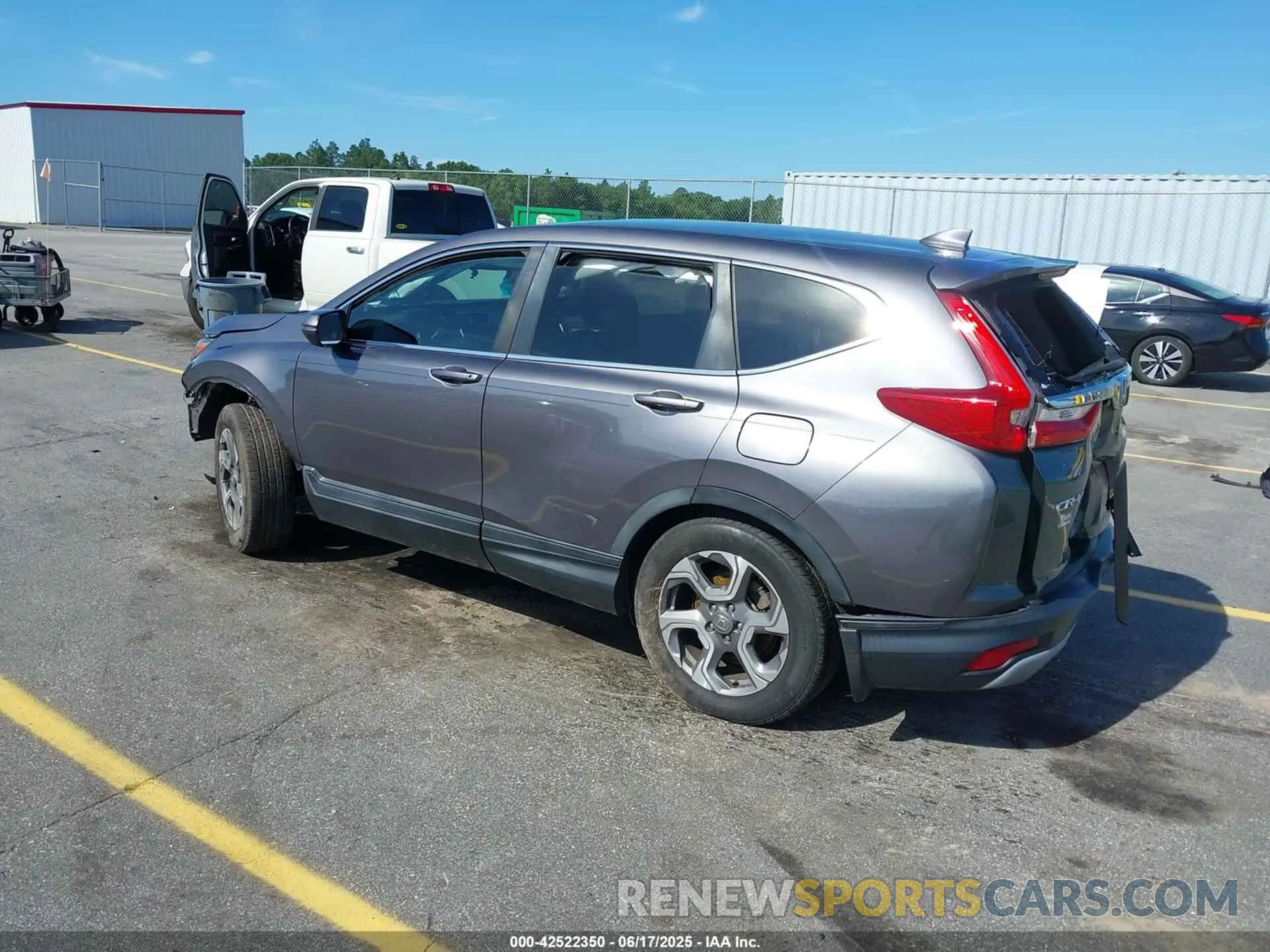 3 Photograph of a damaged car 7FARW1H50KE021676 HONDA CR-V 2019
