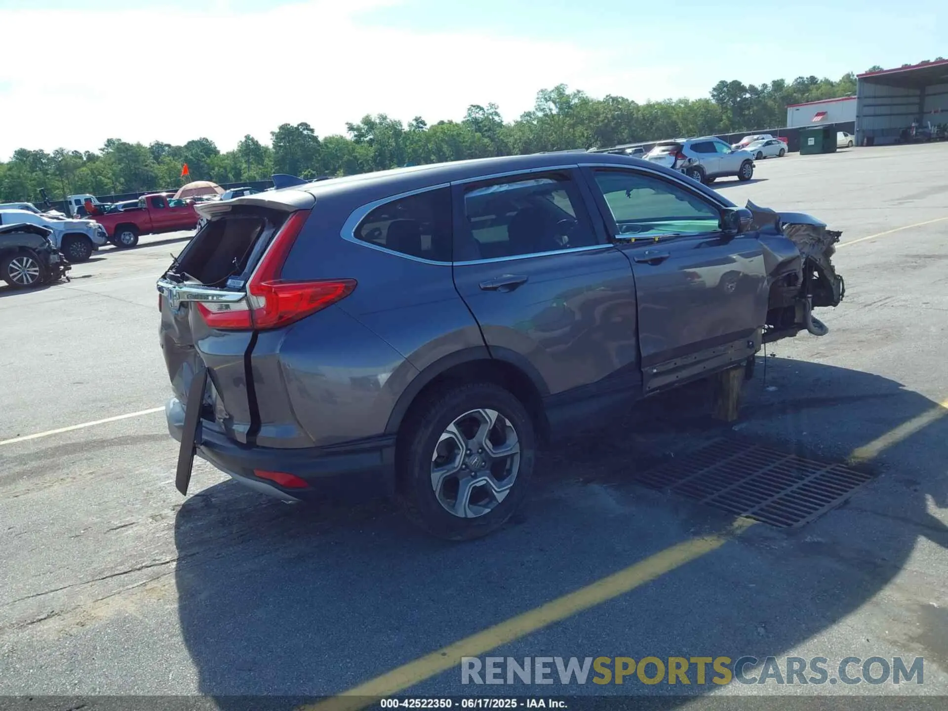 4 Photograph of a damaged car 7FARW1H50KE021676 HONDA CR-V 2019