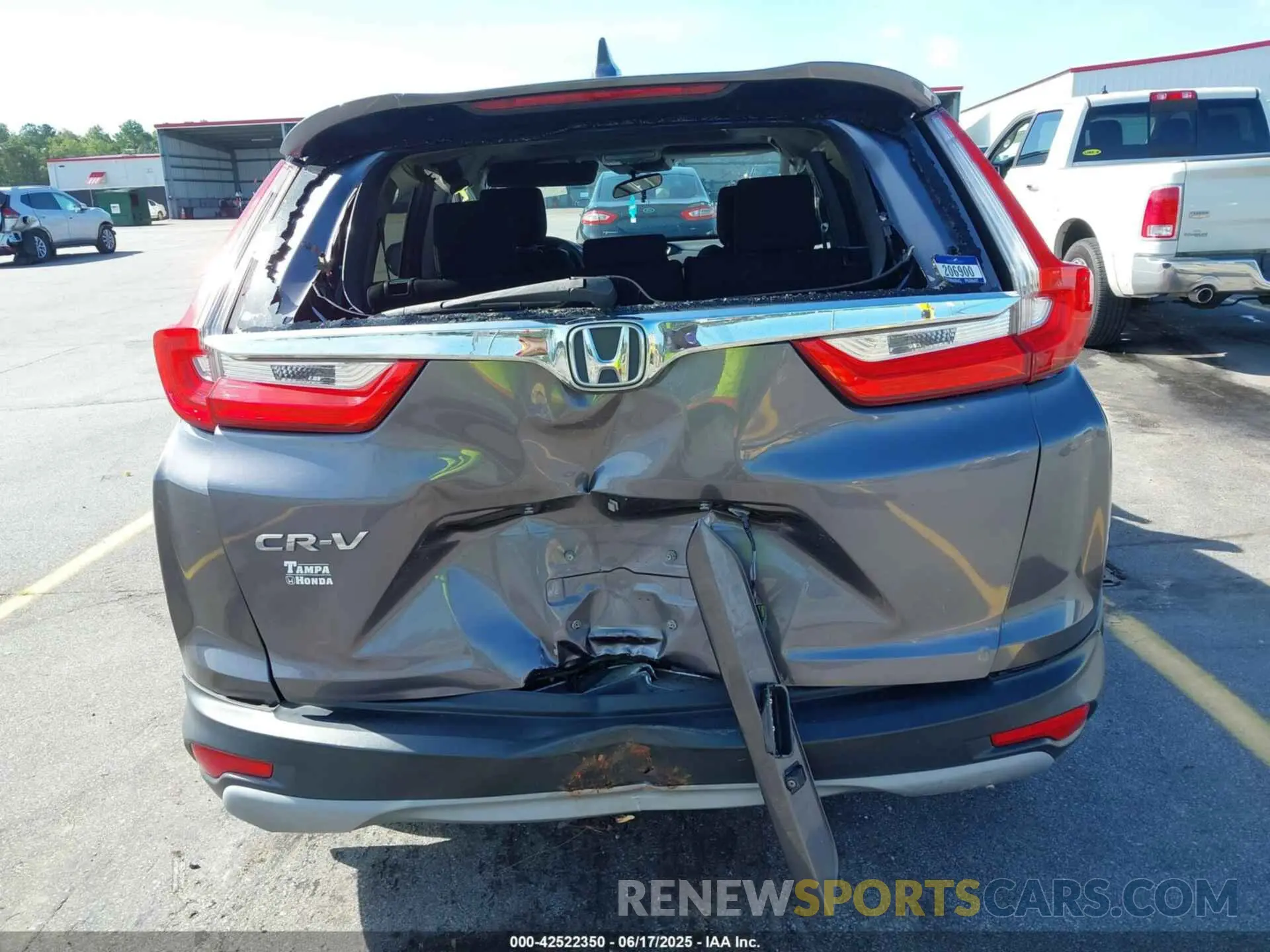 6 Photograph of a damaged car 7FARW1H50KE021676 HONDA CR-V 2019