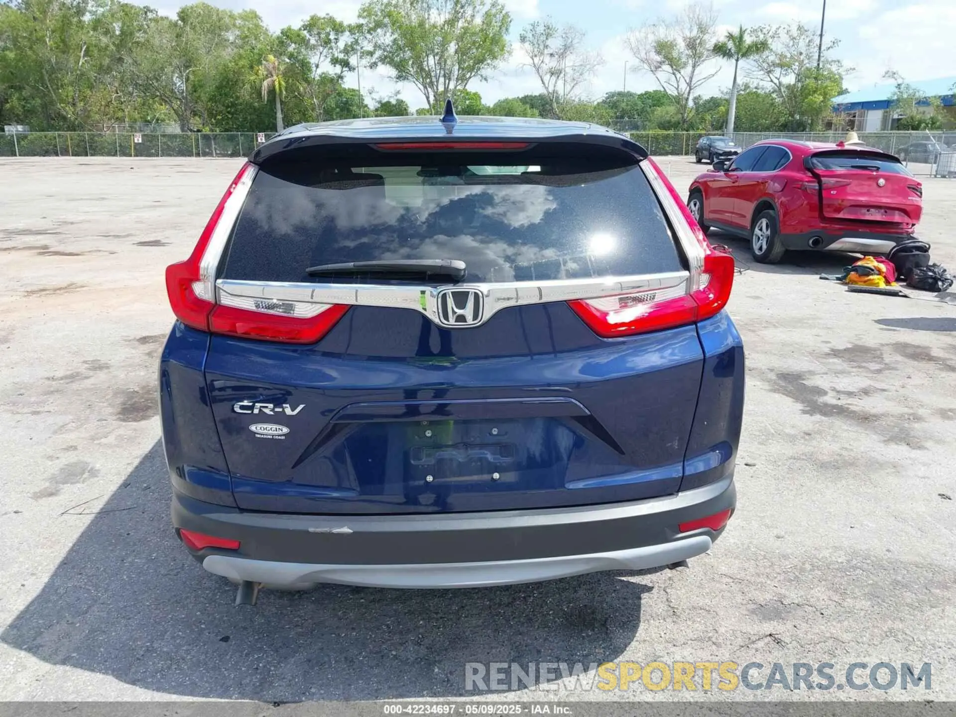 16 Photograph of a damaged car 7FARW1H51KE008046 HONDA CR-V 2019