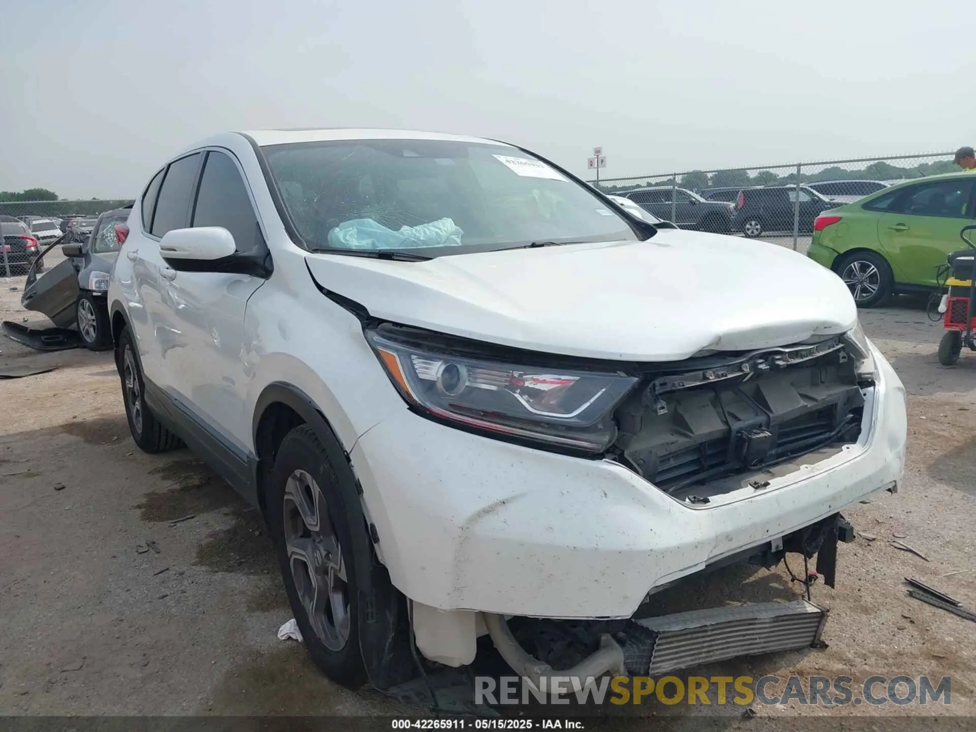 1 Photograph of a damaged car 7FARW1H51KE019516 HONDA CR-V 2019