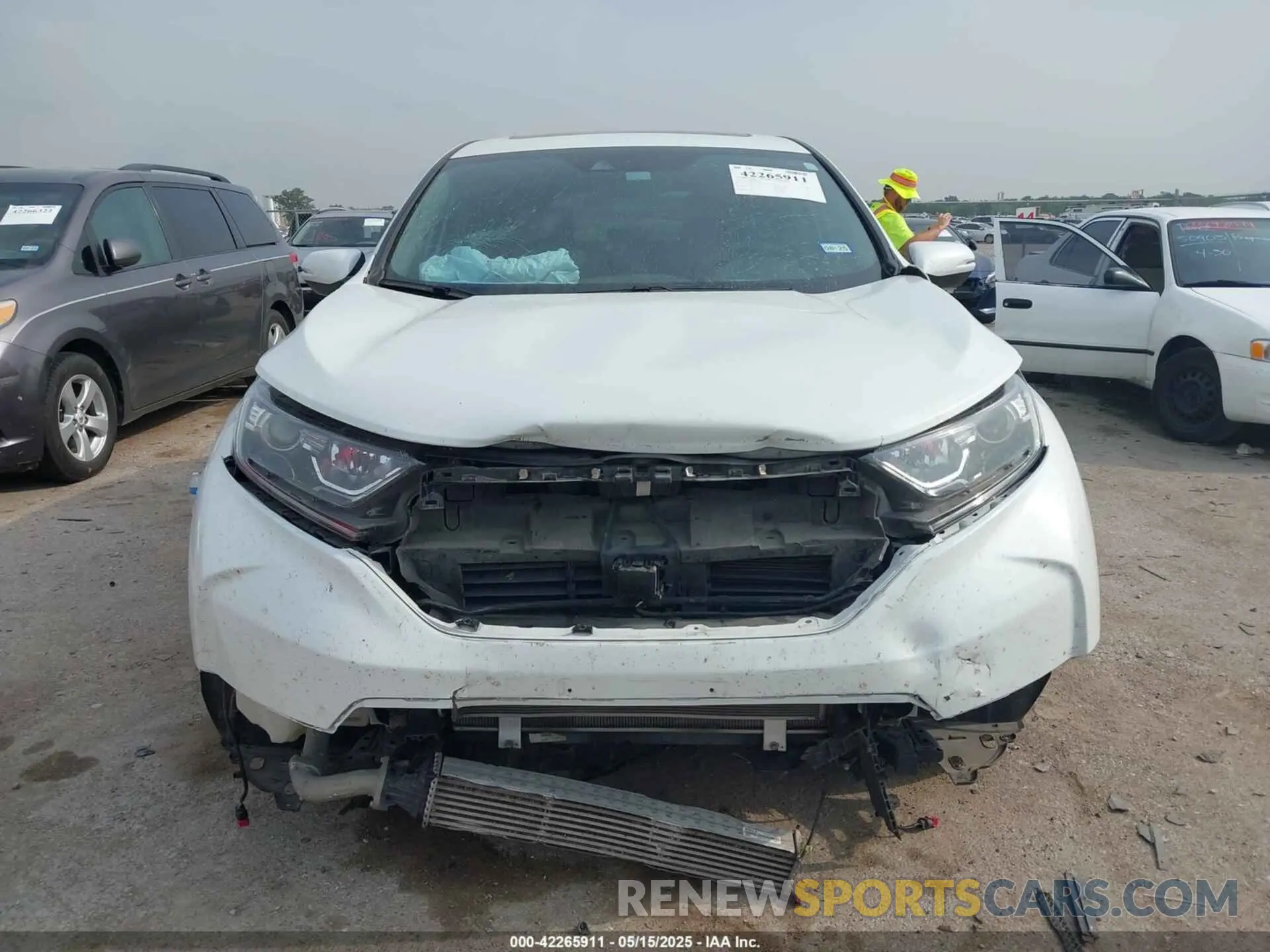 13 Photograph of a damaged car 7FARW1H51KE019516 HONDA CR-V 2019
