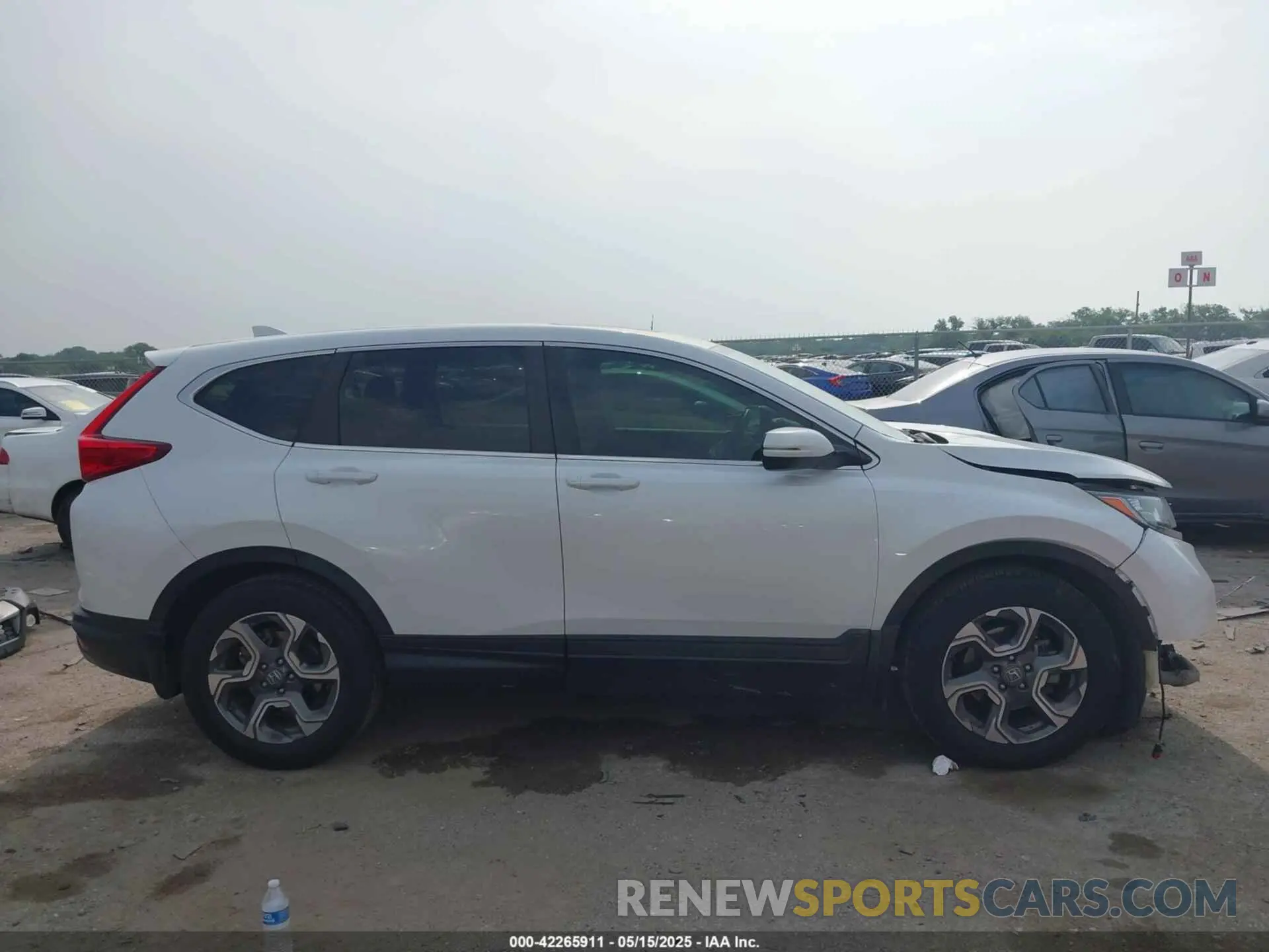 14 Photograph of a damaged car 7FARW1H51KE019516 HONDA CR-V 2019