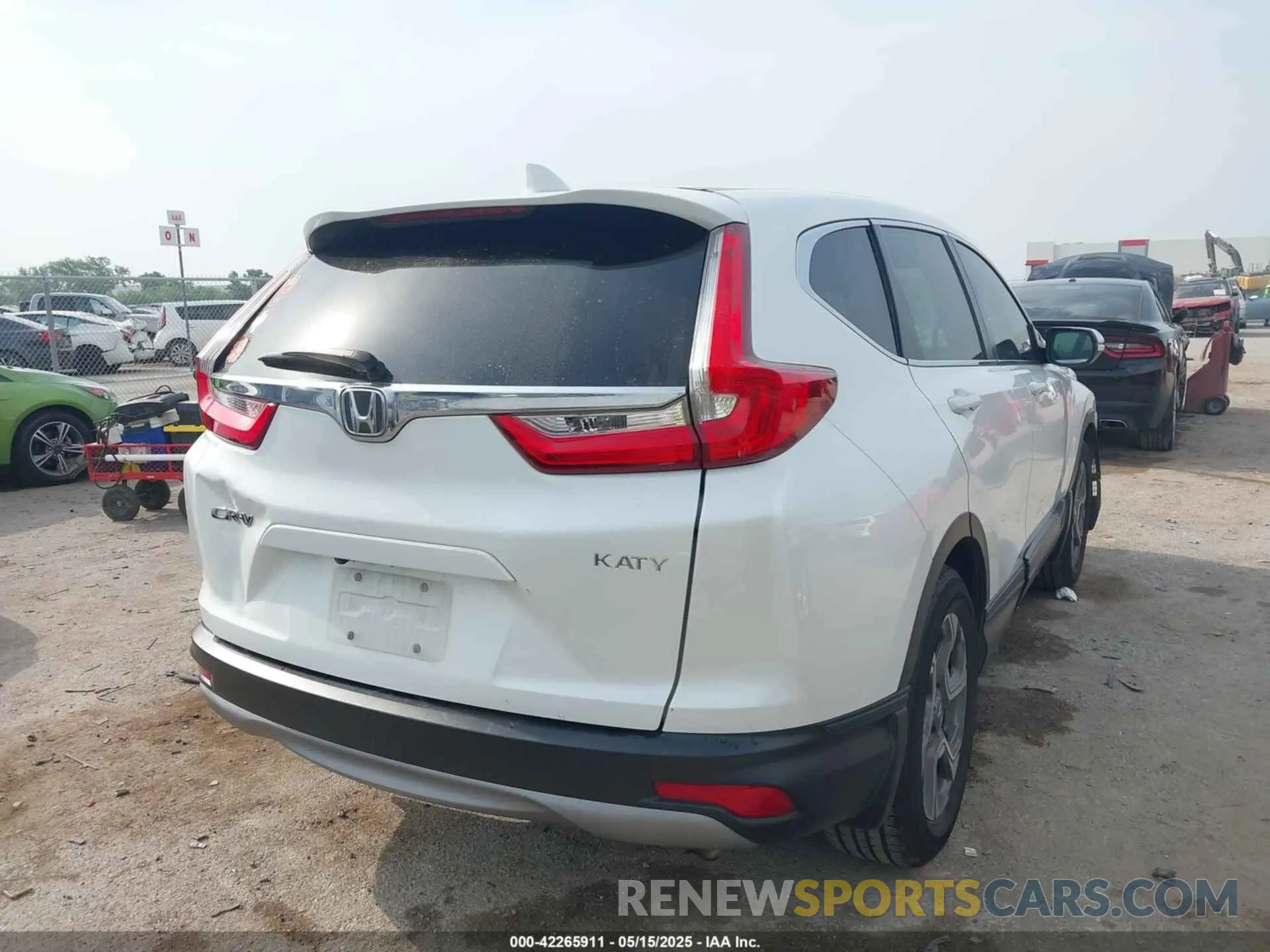 4 Photograph of a damaged car 7FARW1H51KE019516 HONDA CR-V 2019