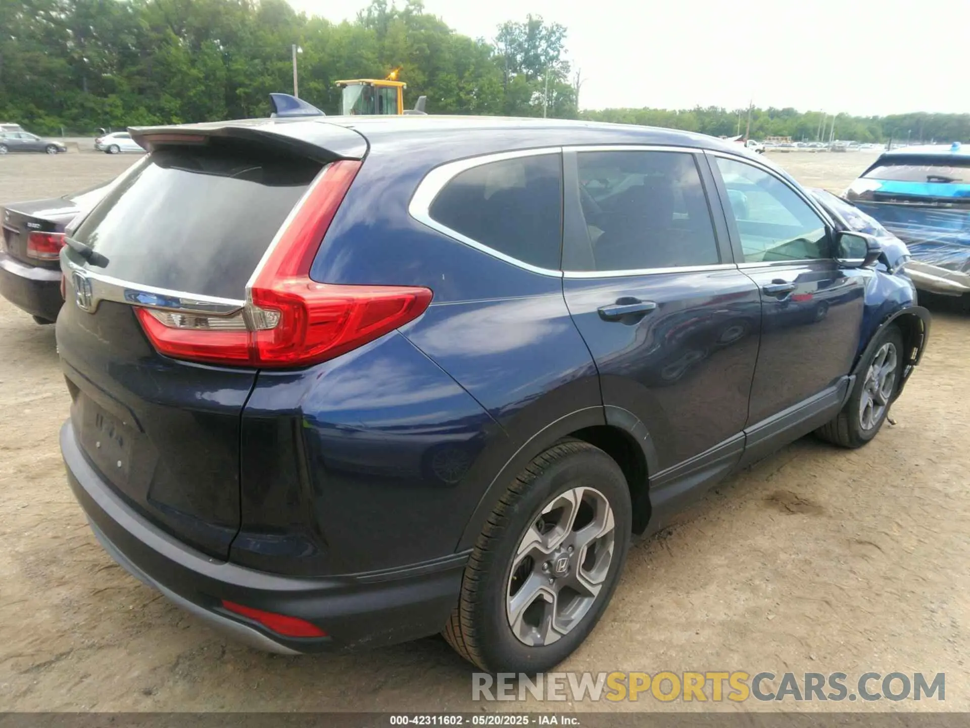 4 Photograph of a damaged car 7FARW1H51KE022321 HONDA CR-V 2019